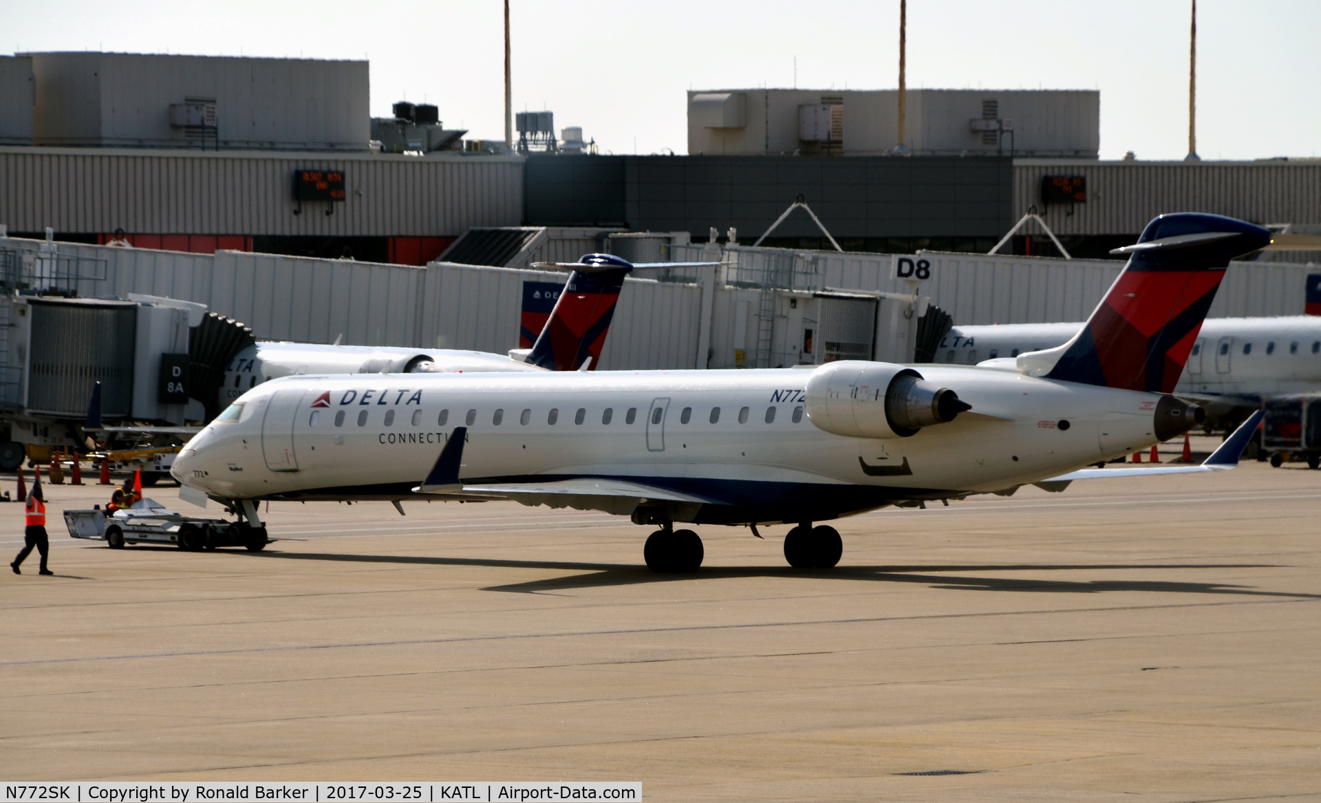 N772SK, 2005 Bombardier CRJ-702 (CL-600-2C10) Regional Jet C/N 10235, Pushback Atlanta
