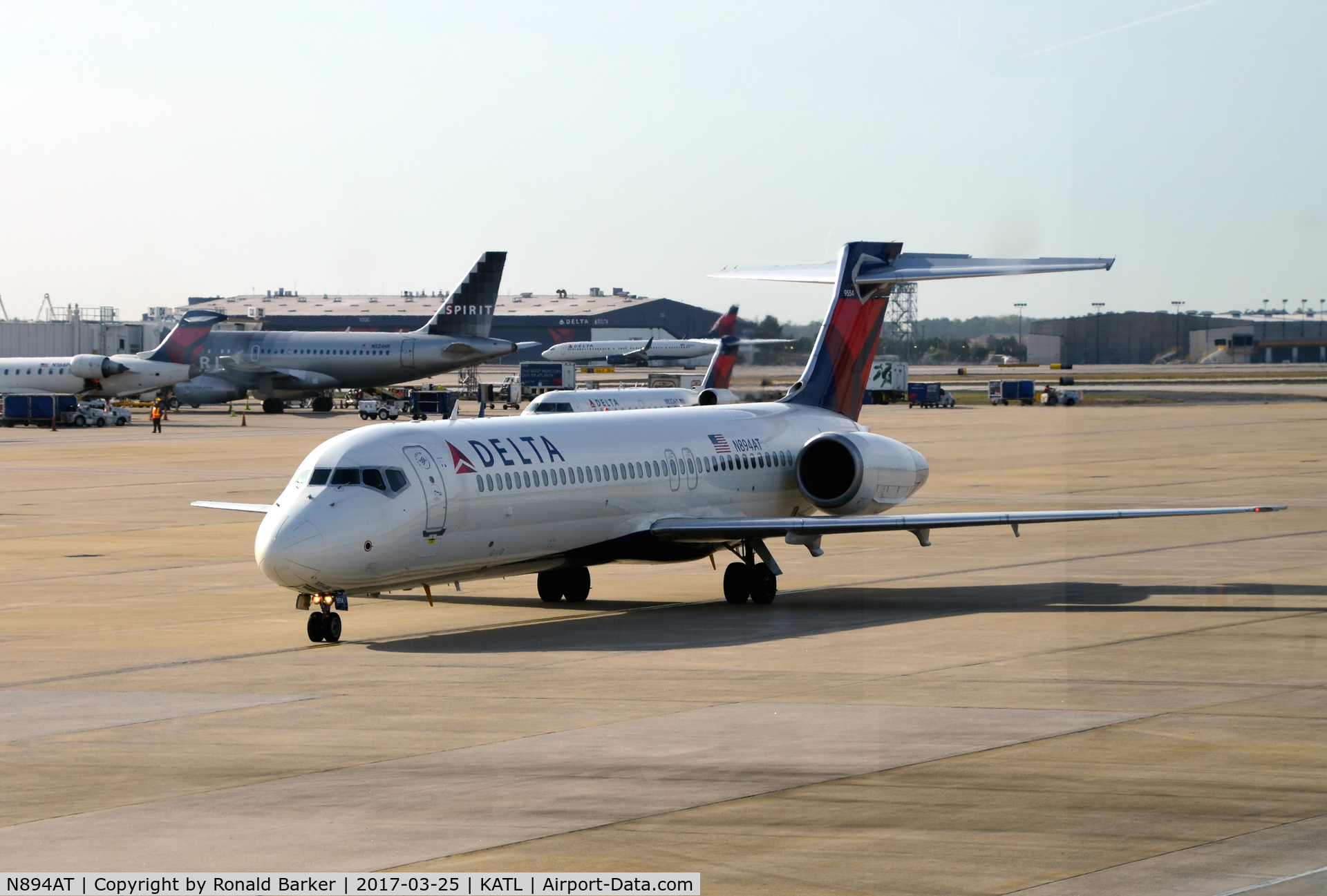 N894AT, 2004 Boeing 717-200 C/N 55046, Taxi Atlanta