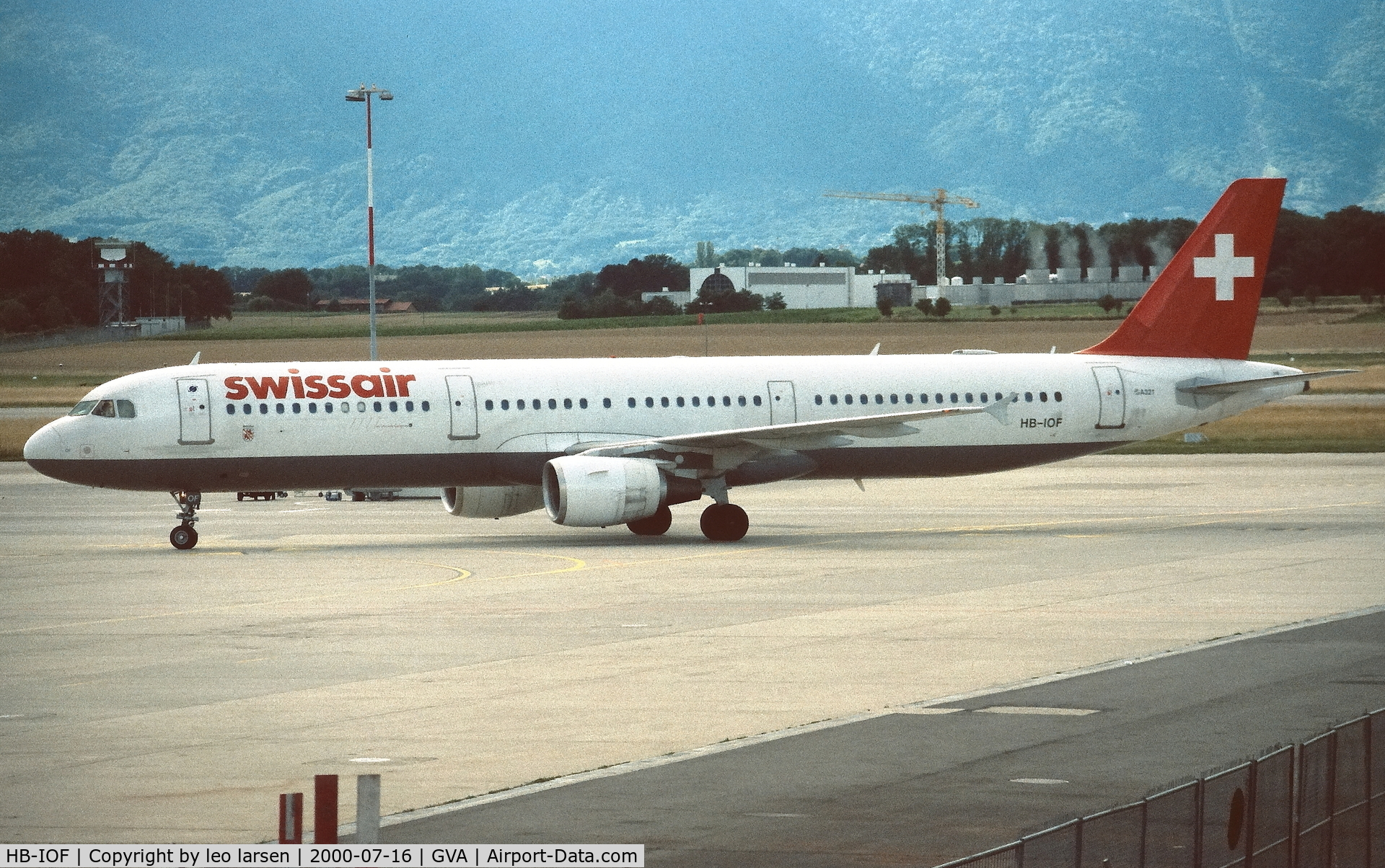 HB-IOF, 1995 Airbus A321-111 C/N 541, Geneva 16.7.2000
