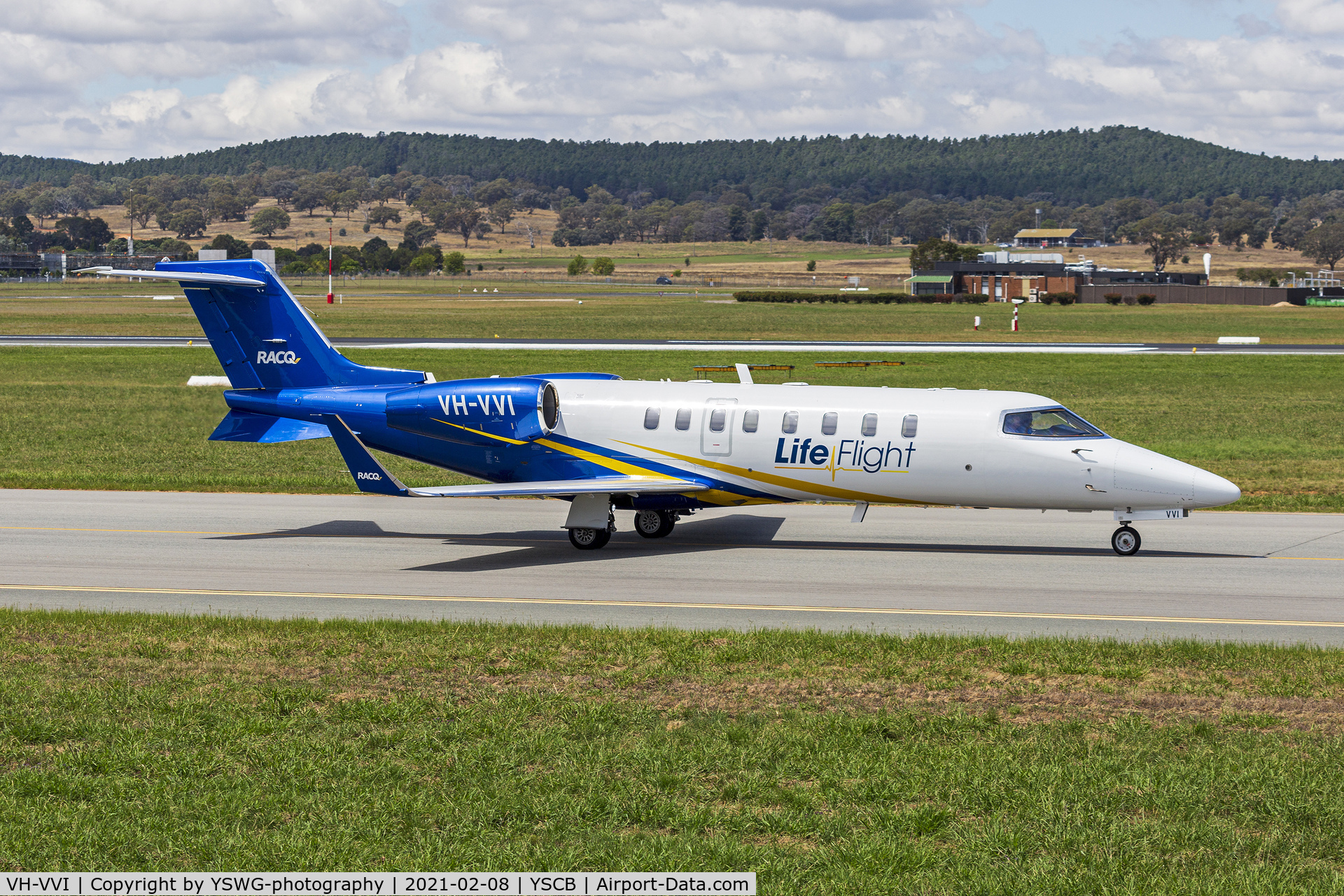 VH-VVI, 2004 Learjet 45 C/N 262, RACQ LifeFlight (VH-VVI) Learjet 45 taxiing at Canberra Airport.