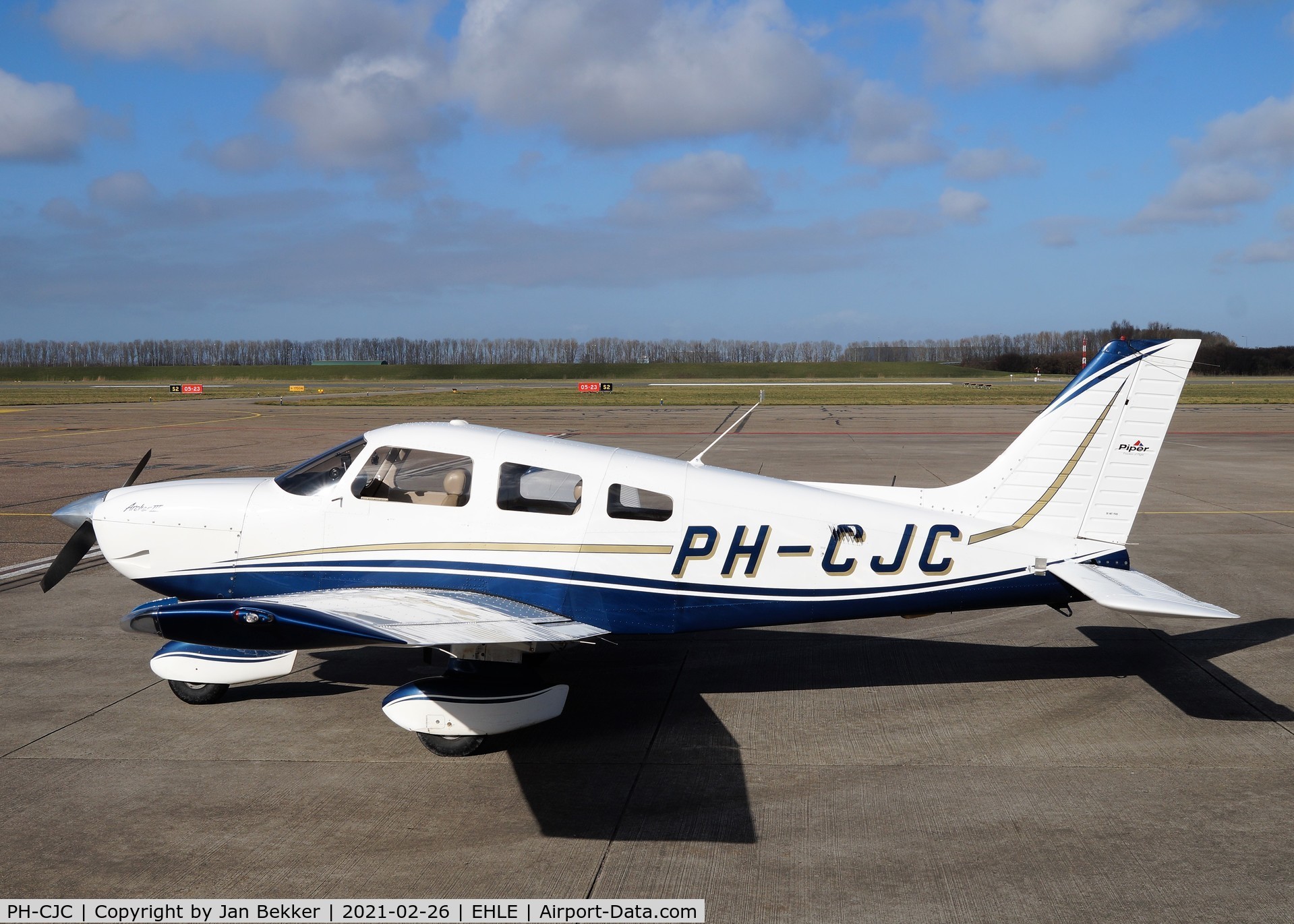 PH-CJC, 2004 Piper PA-28-181 Archer III C/N 2843595, Lelystad Airport