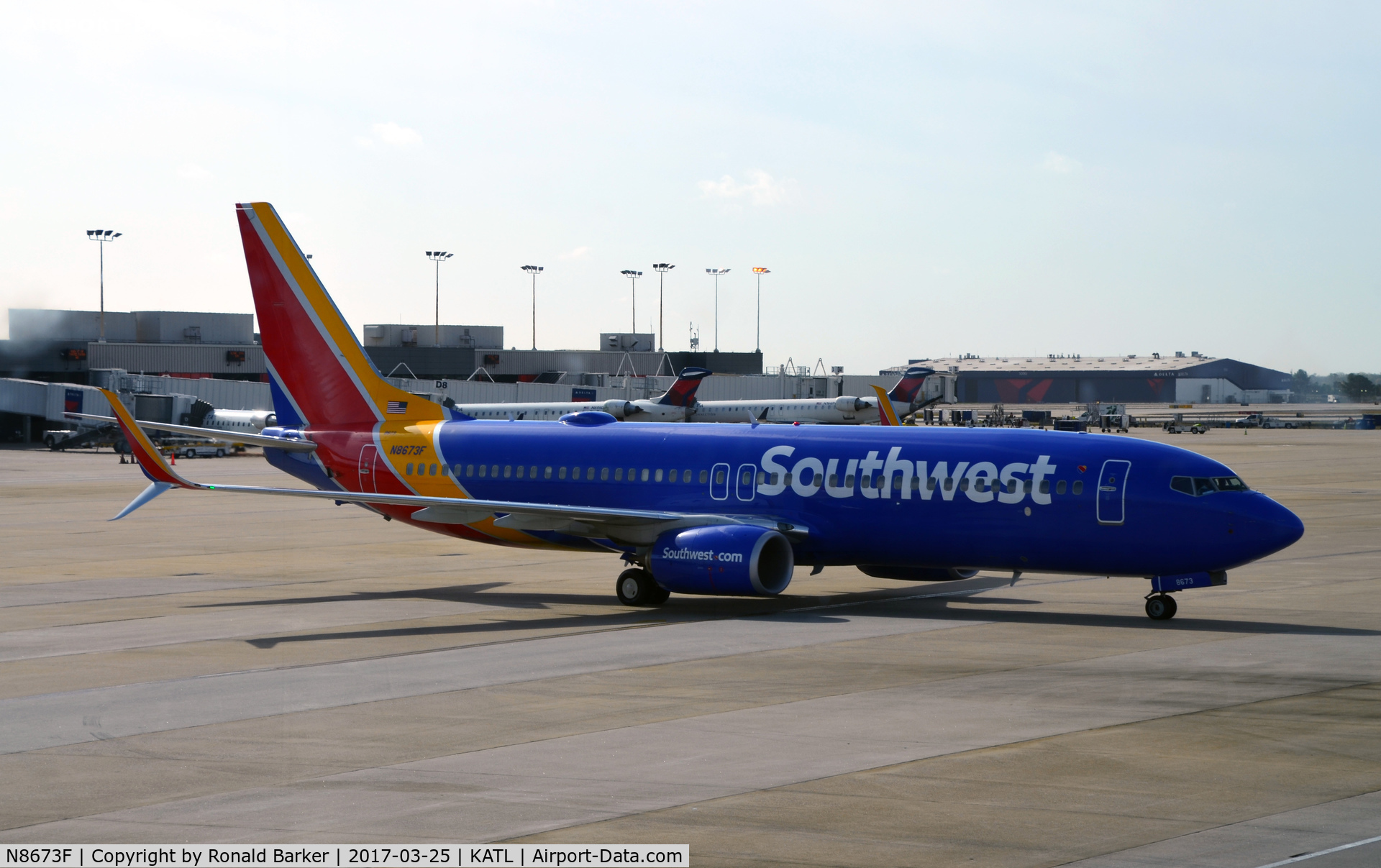 N8673F, 2015 Boeing 737-8H4 C/N 36937, Taxi to park Atlanta