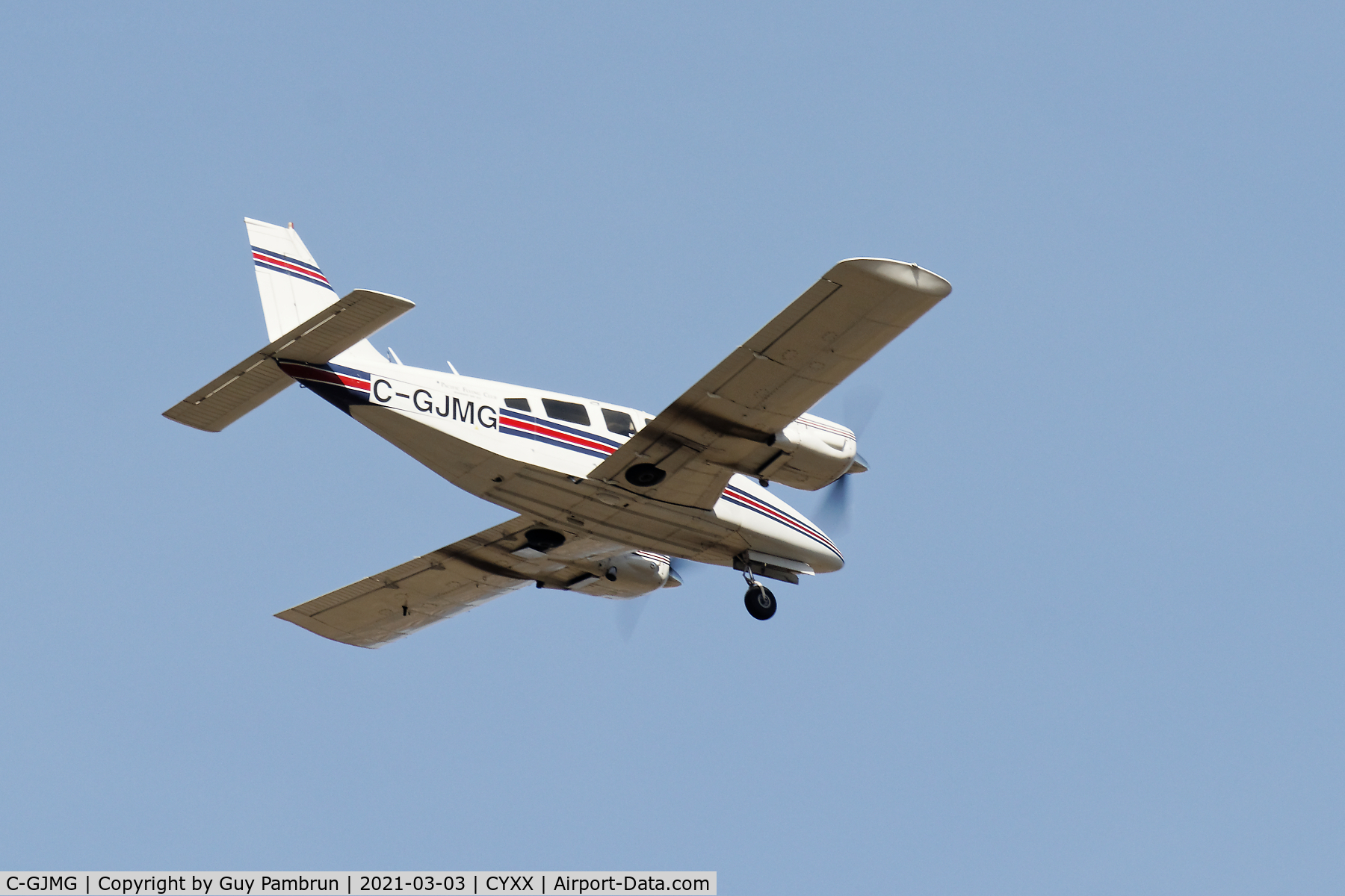 C-GJMG, 1974 Piper PA-34-200 C/N 34-7450097, Overflight