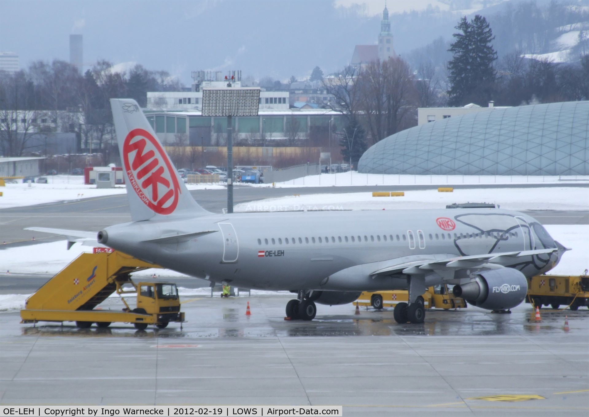 OE-LEH, 2011 Airbus A320-214 C/N 4594, Airbus A320-214 of NIKI at Salzburg airport