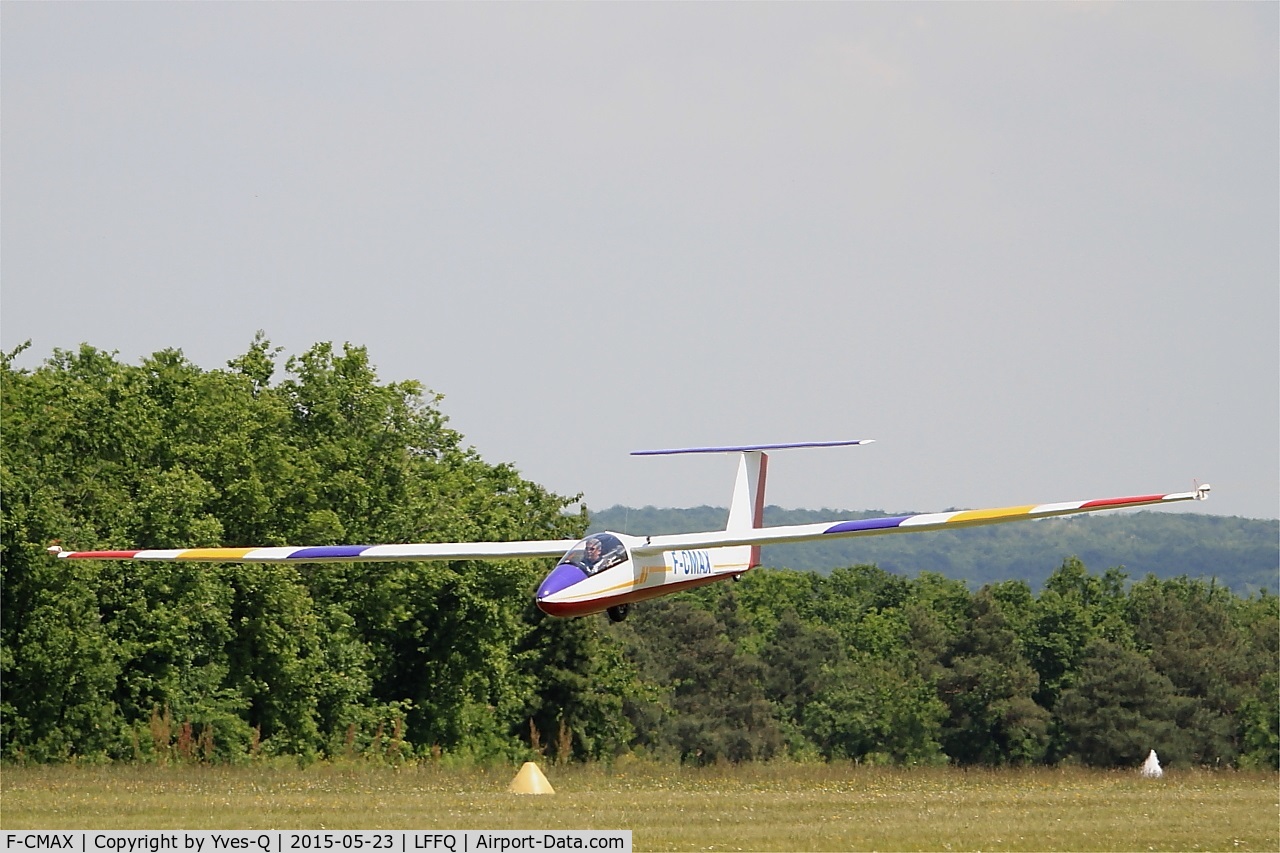 F-CMAX, 1972 Pilatus B4-PC11AF C/N 207, Pilatus B4-PC11 AF, Landing, La Ferté-Alais airfield (LFFQ) Airshow 2015