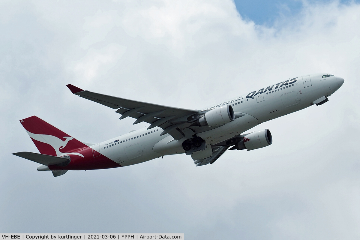 VH-EBE, 2007 Airbus A330-202 C/N 842, Airbus A330-202 cn 842. Qantas VH-EBE name Kangaroo Valley departed runway 21 YPPH 06 March 2021