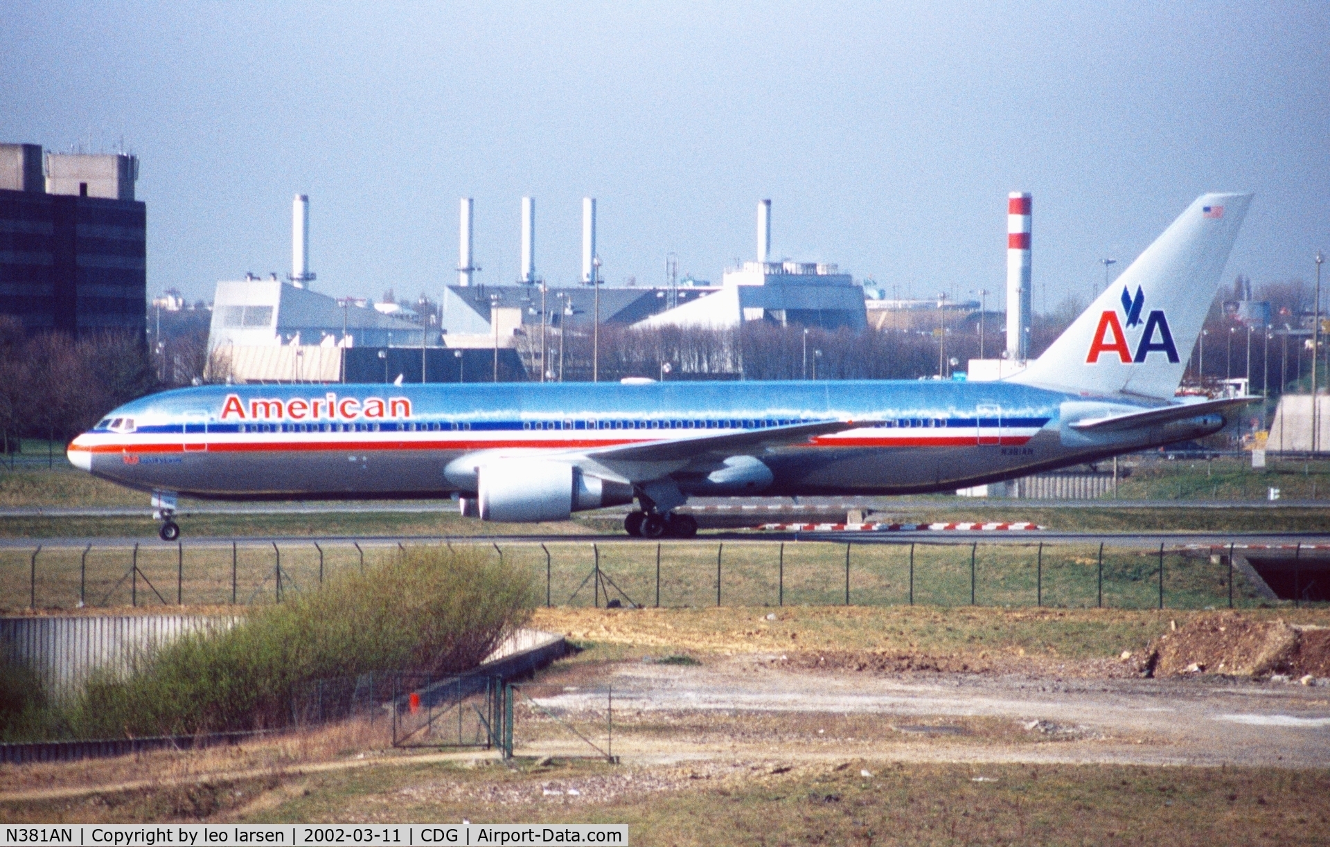 N381AN, 1993 Boeing 767-323 C/N 25450, Paris Charles de Gaulle 11.3.2002