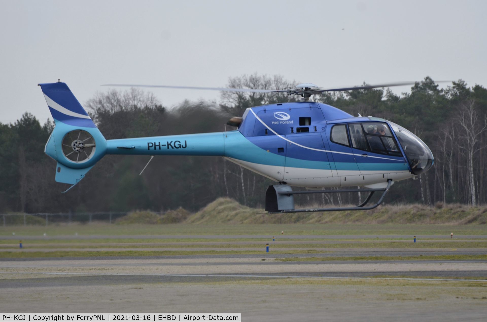 PH-KGJ, 2001 Eurocopter EC-120B Colibri C/N 1265, Heli Holland EC120 departing from Budel