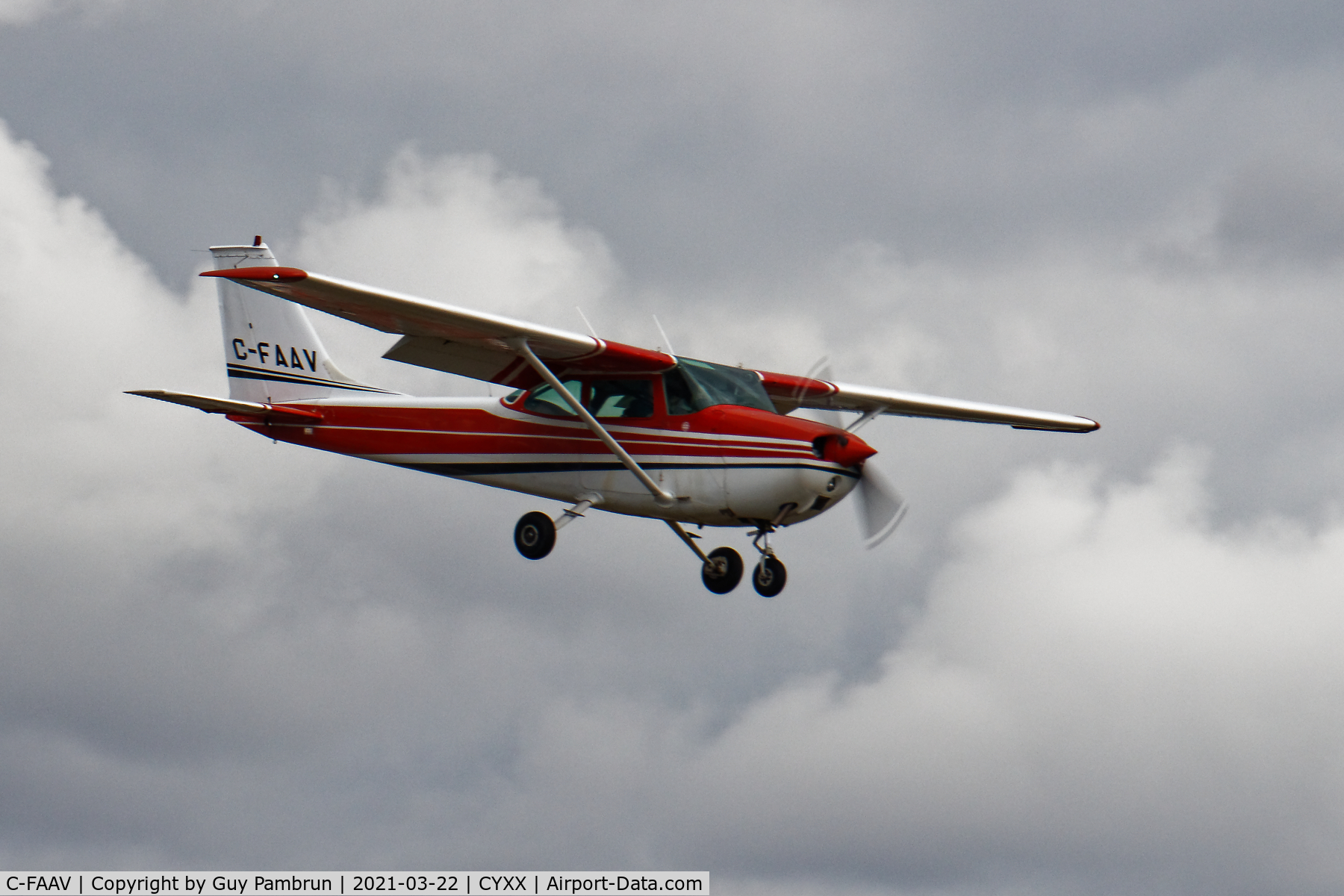 C-FAAV, 1971 Cessna 172L C/N 17259731, Landing on 19