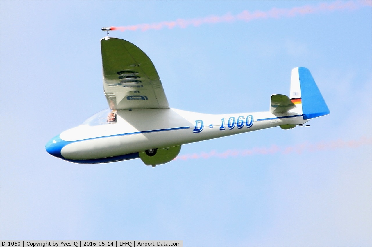 D-1060, 1984 Vogt Lo-100 Zwergreiher C/N AB-34, Vogt Lo-100 Zwergreiher, On display, La Ferté-Alais airfield (LFFQ) Air show 2016