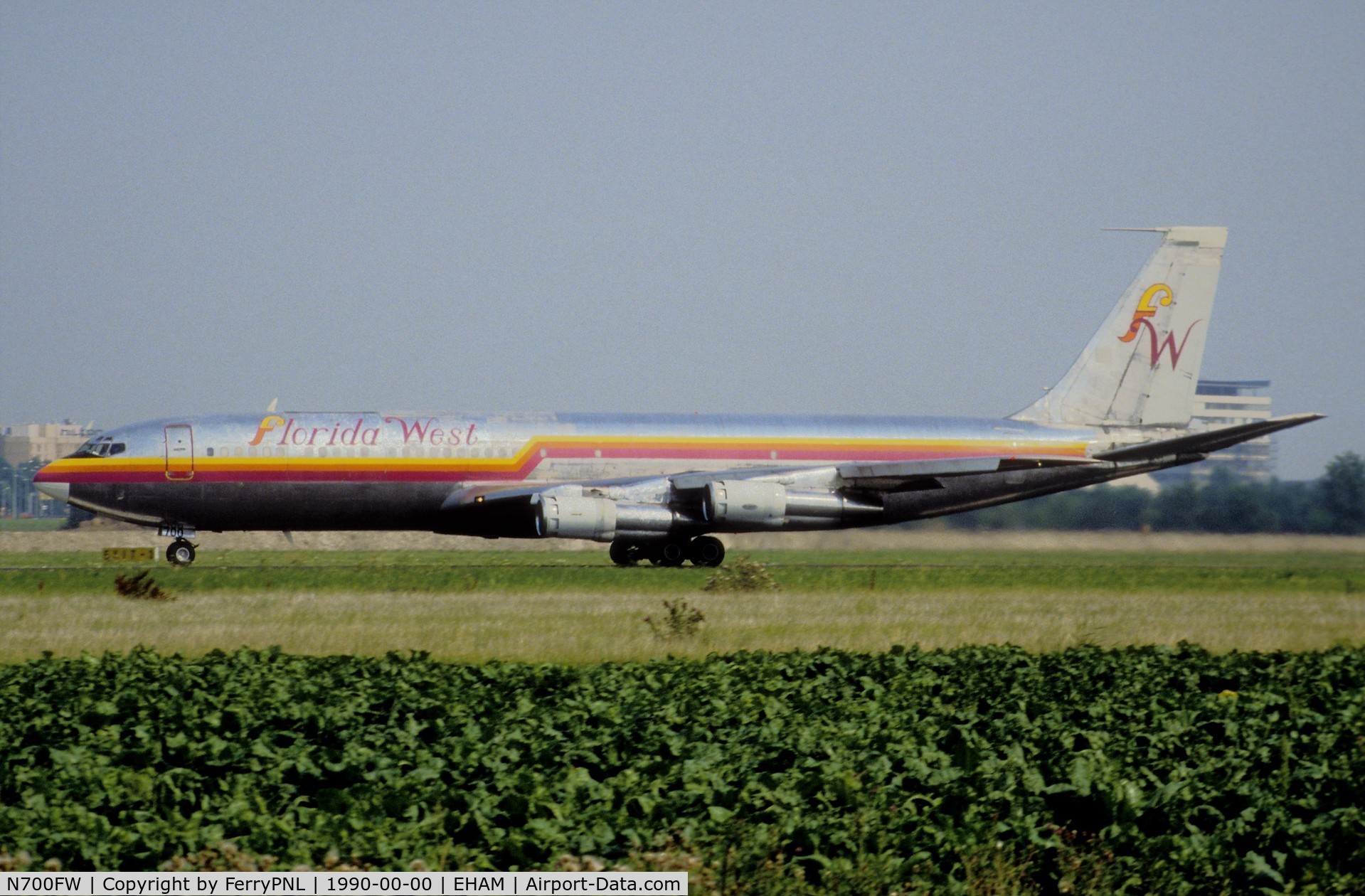 N700FW, 1964 Boeing 707-331C C/N 18711, Forida West B707 departing