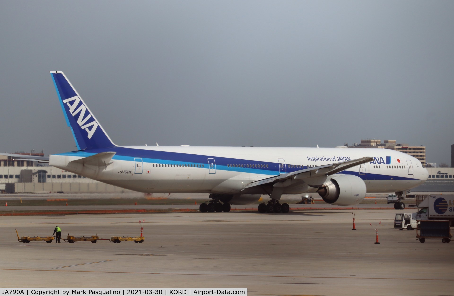 JA790A, 2015 Boeing 777-381/ER C/N 60136, Boeing 777-381/ER