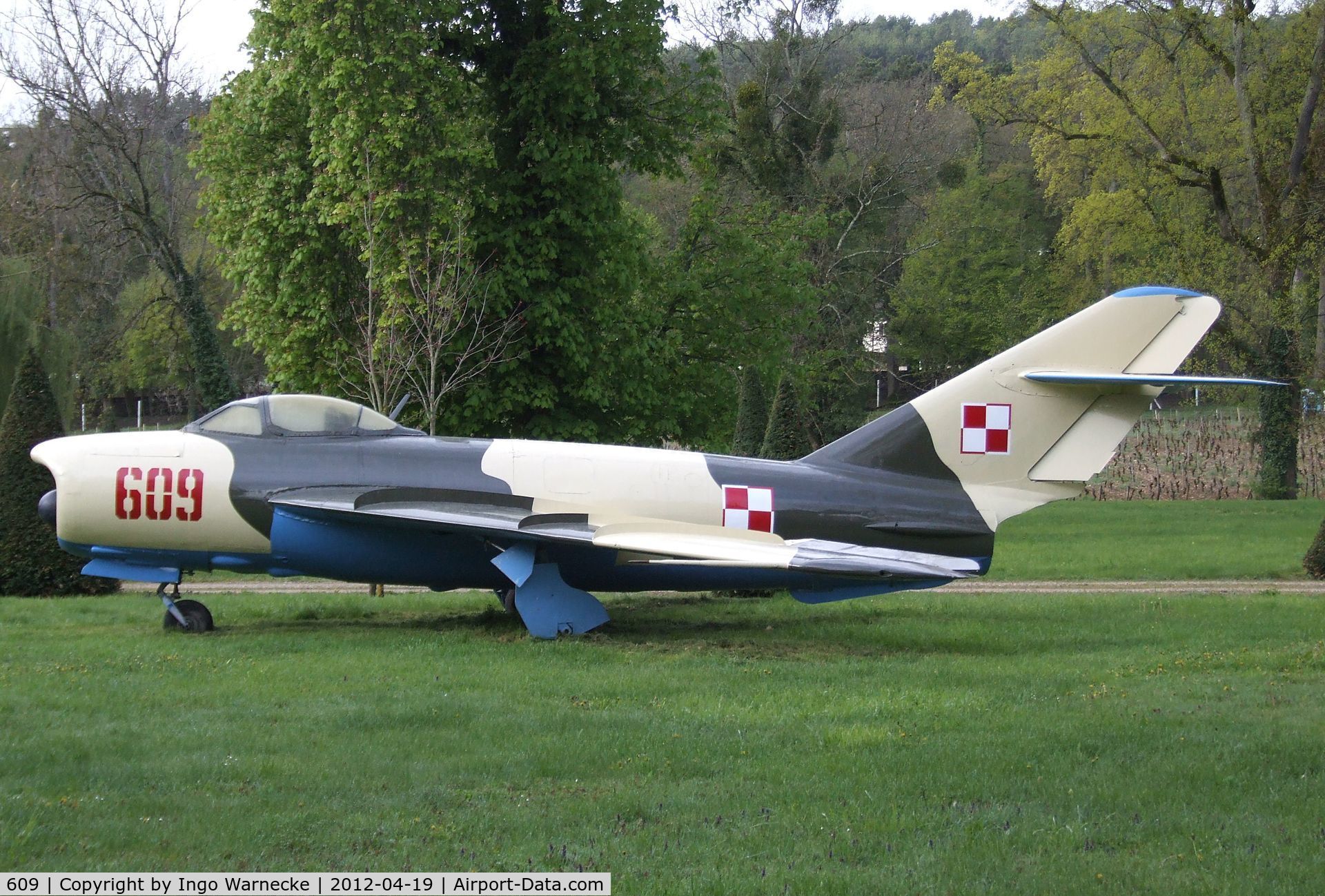 609, PZL-Mielec Lim-5P C/N 1D-0609, PZL-Mielec Lim-5P (MiG-17PF) FRESCO-D at the Musee de l'Aviation du Chateau, Savigny-les-Beaune