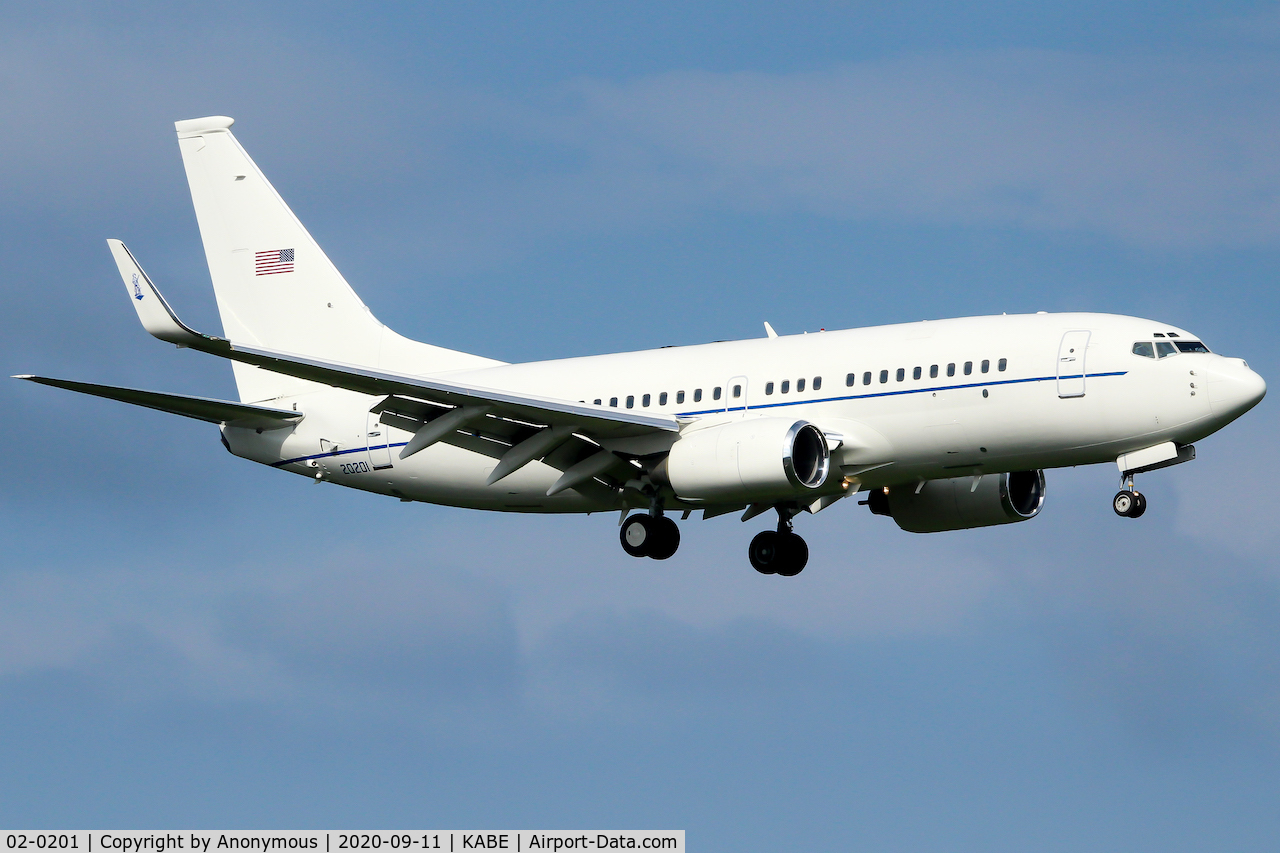 02-0201, 2000 Boeing C-40C Clipper (737-7BC BBJ) C/N 30755, Working the pattern with some nice contrast.