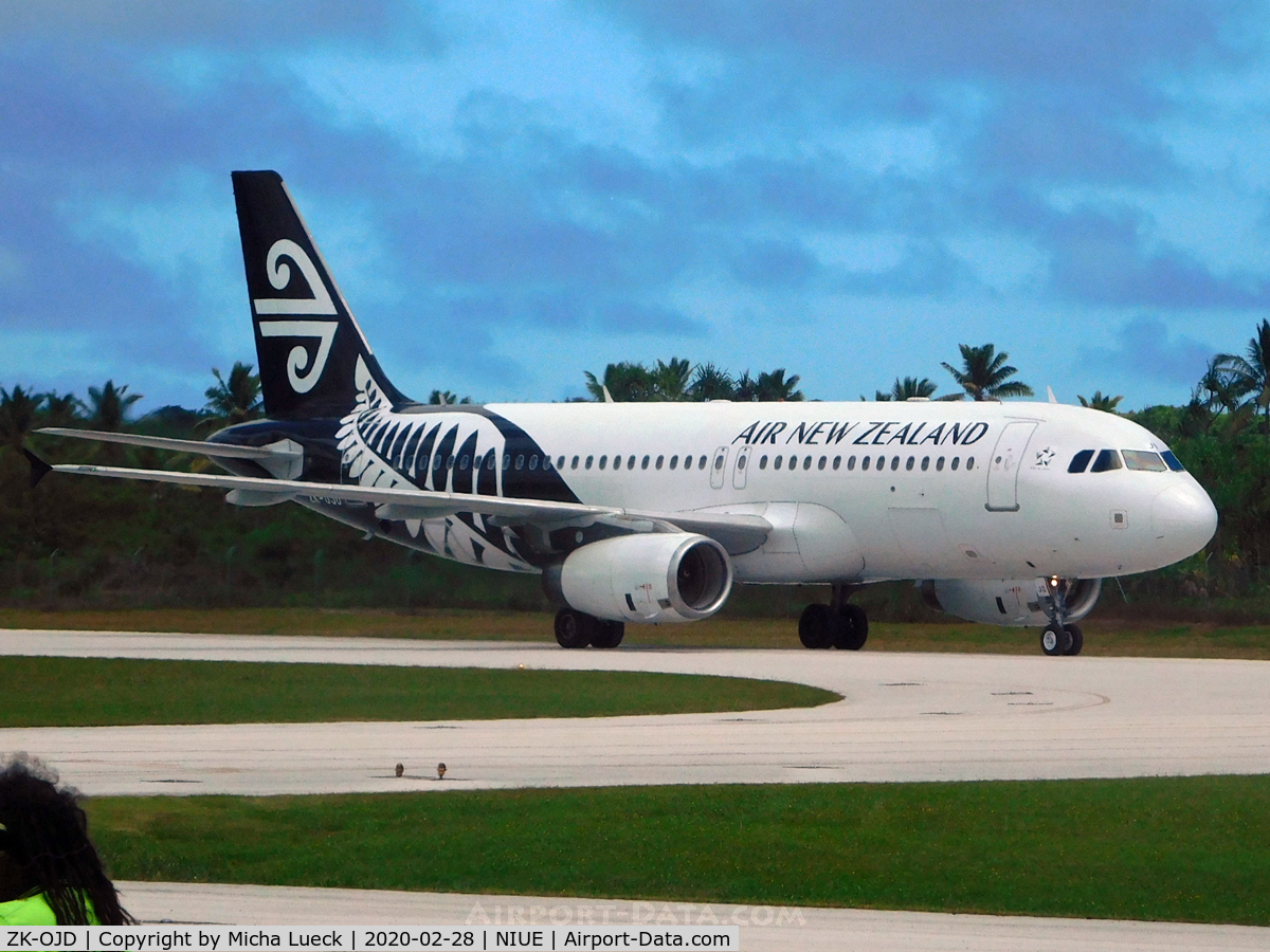 ZK-OJD, 2003 Airbus A320-232 C/N 2130, At Niue