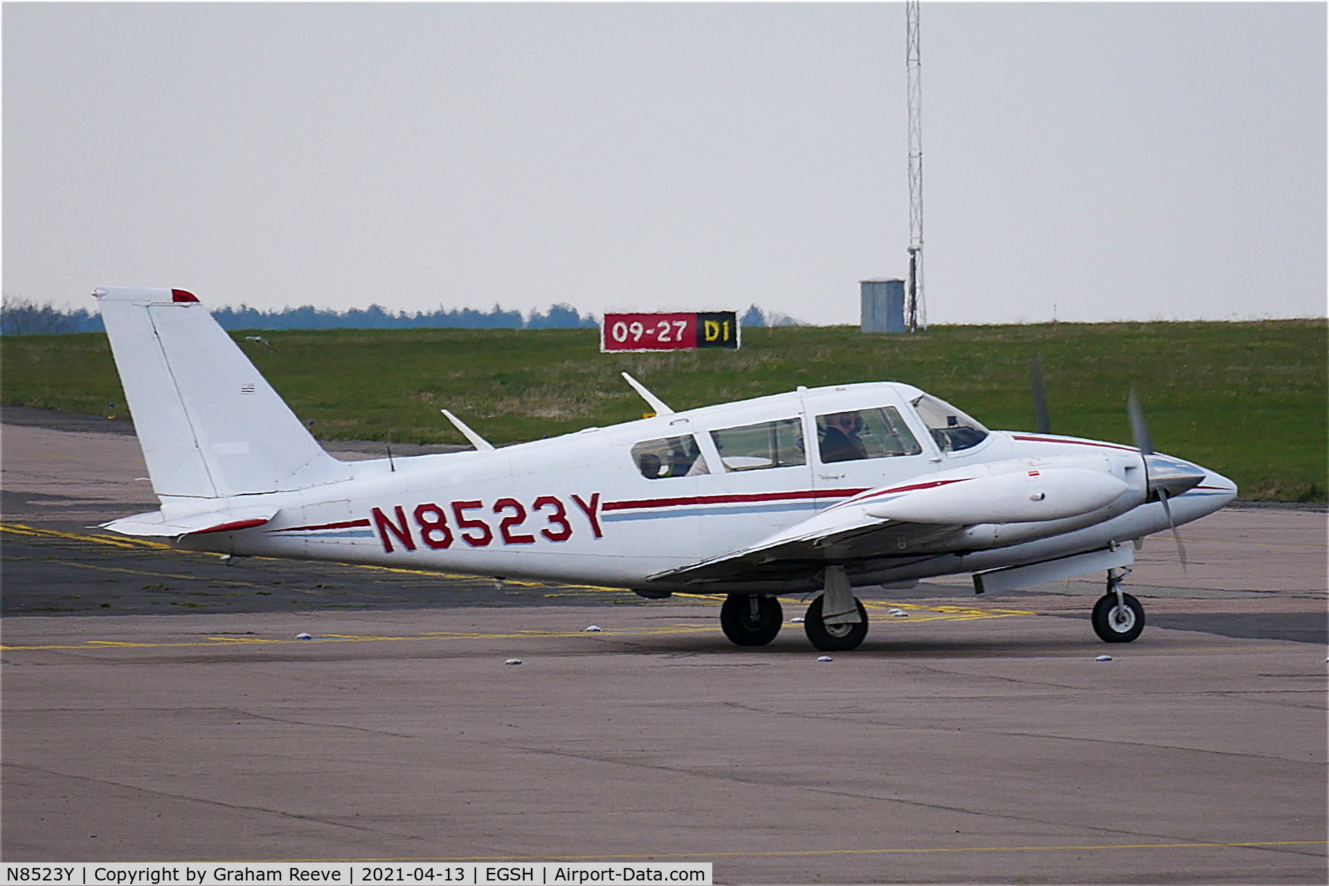 N8523Y, 1968 Piper PA-30-160 Twin Comanche Twin Comanche C/N 30-1684, Departing from Norwich.
