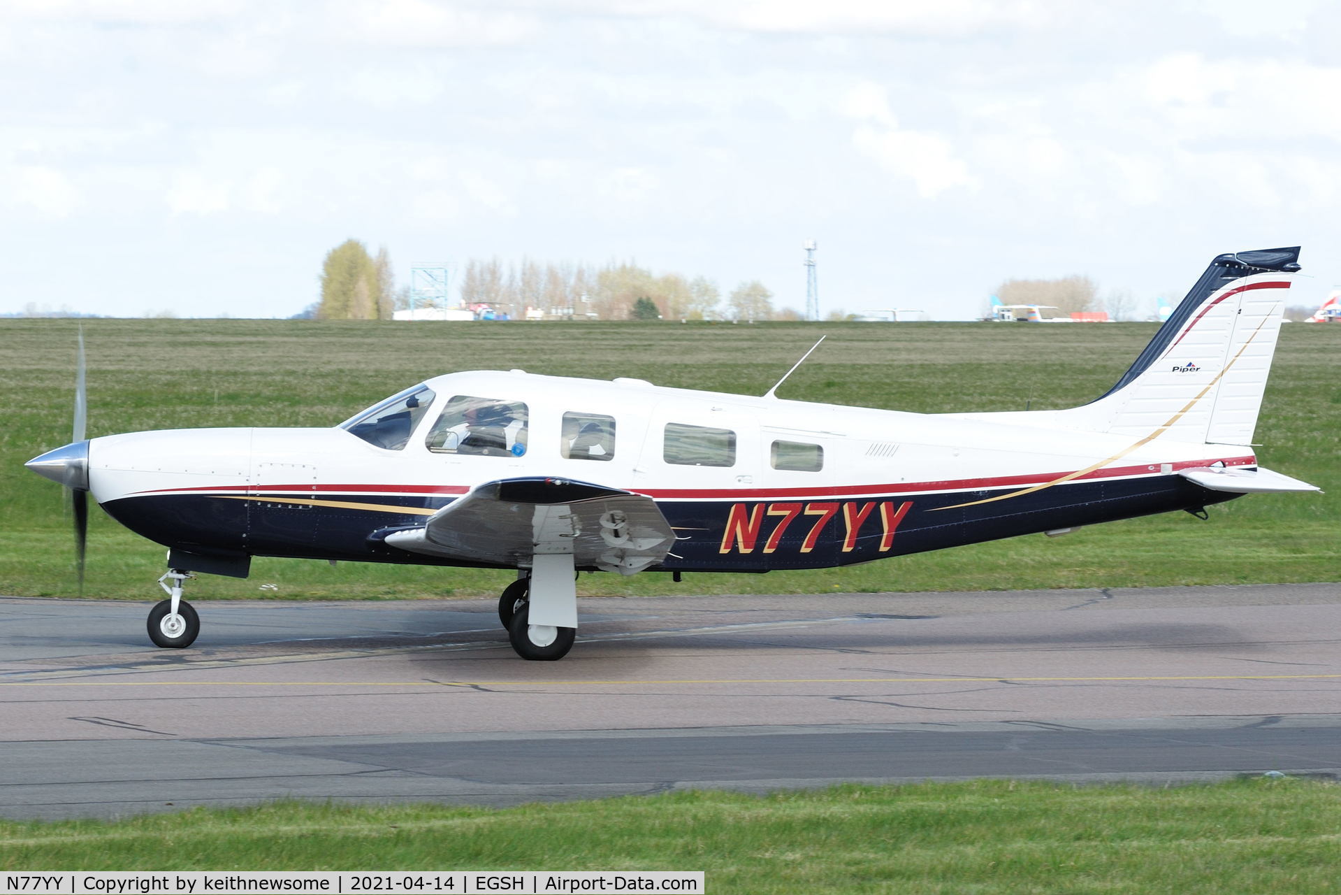 N77YY, 1999 Piper PA-32R-301T Turbo Saratoga C/N 3257120, Arriving at Norwich.
