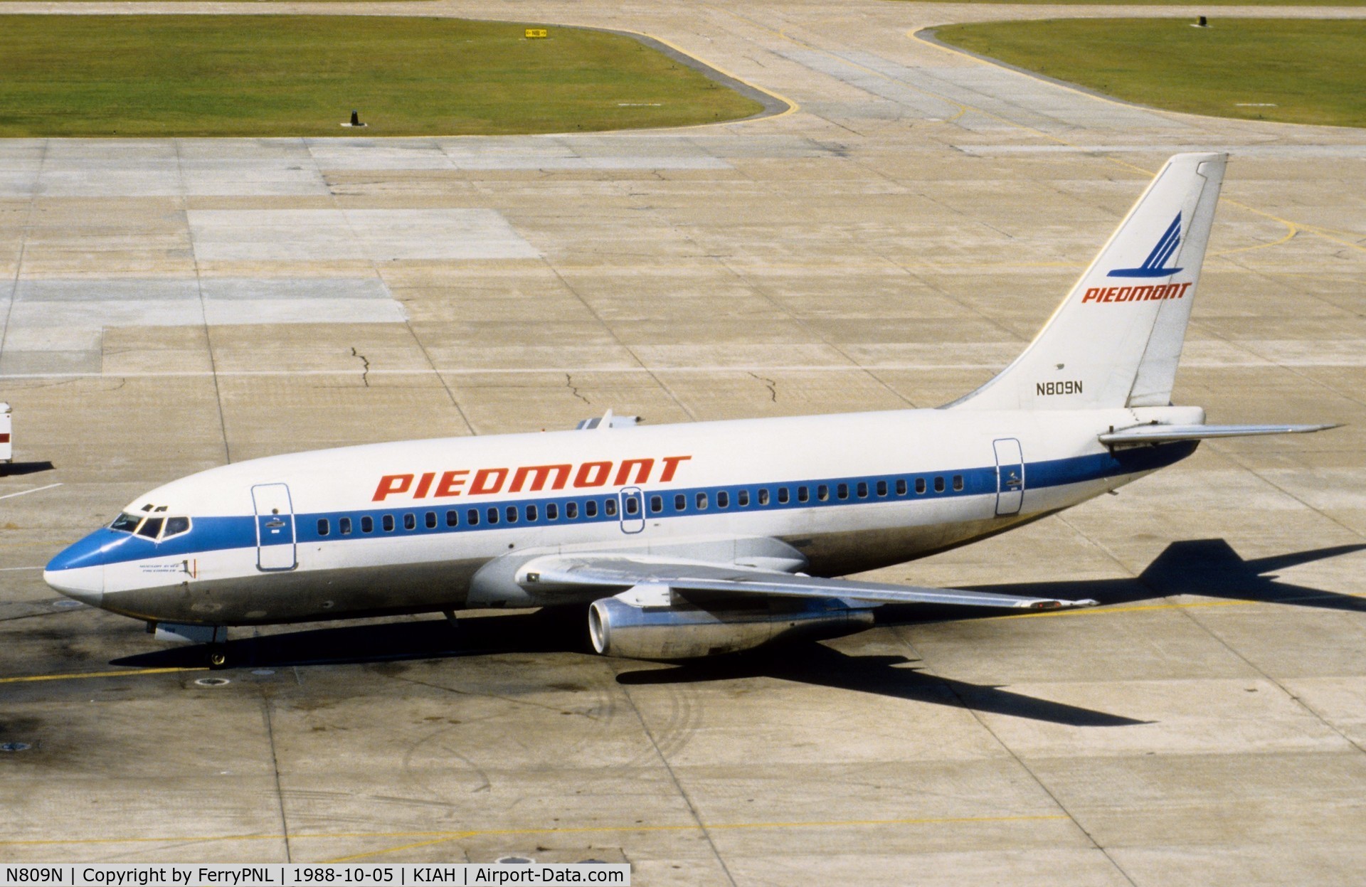 N809N, 1983 Boeing 737-201 C/N 22867, Piedmont B732 arriving at its gate