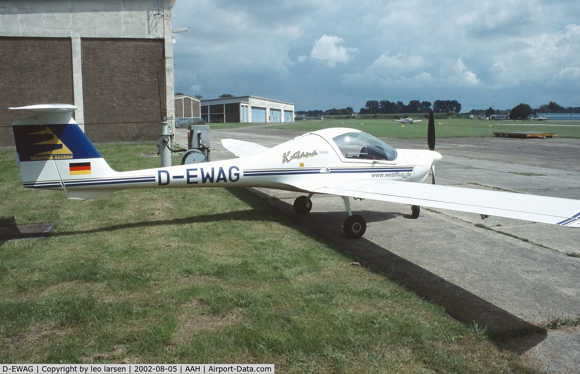 D-EWAG, Diamond DV-20A-1 Katana C/N 10163, Aachen Merzbruck 5.8.2002