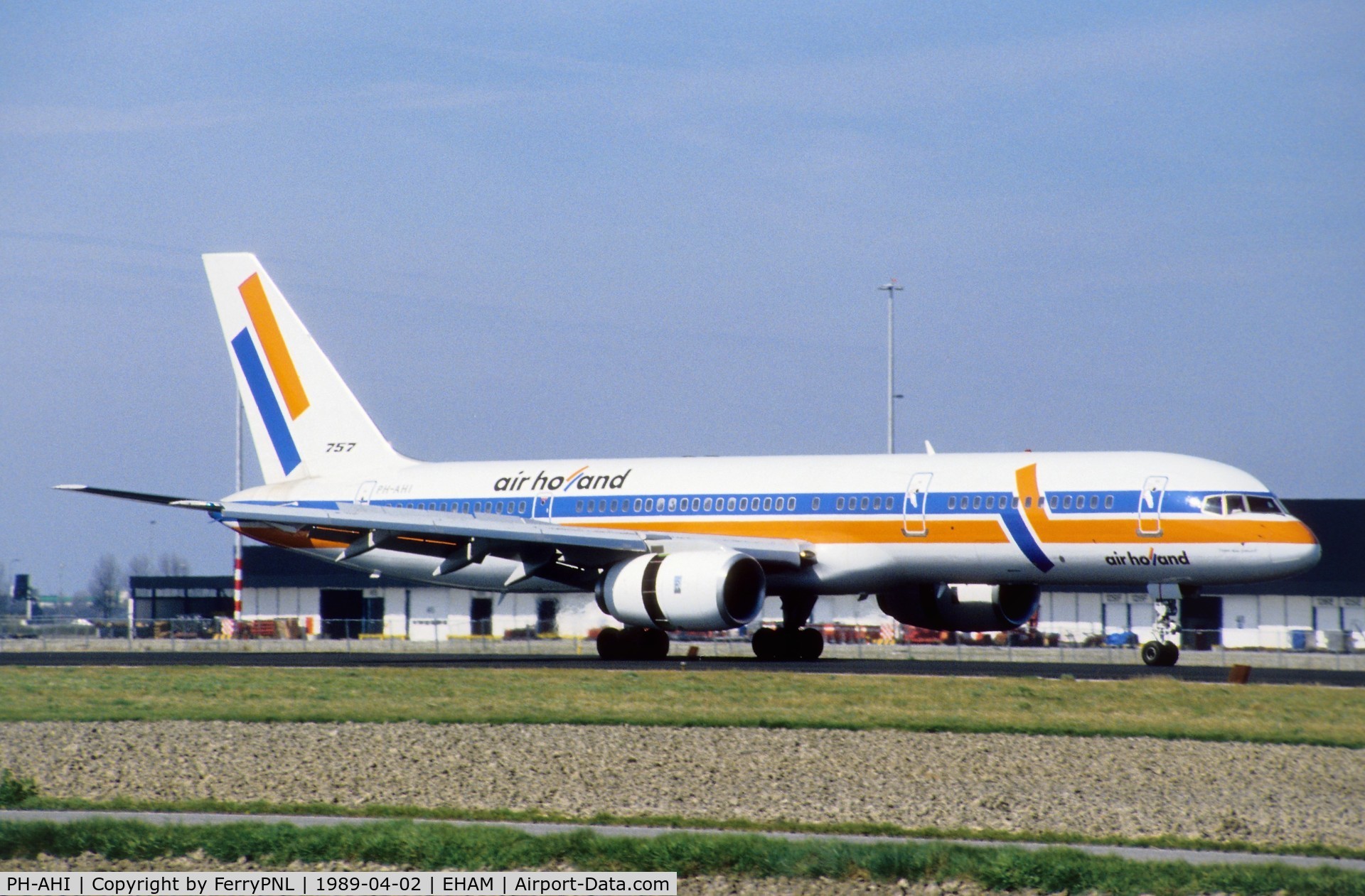 PH-AHI, 1988 Boeing 757-27B C/N 24137, Landing of Air Holland B752