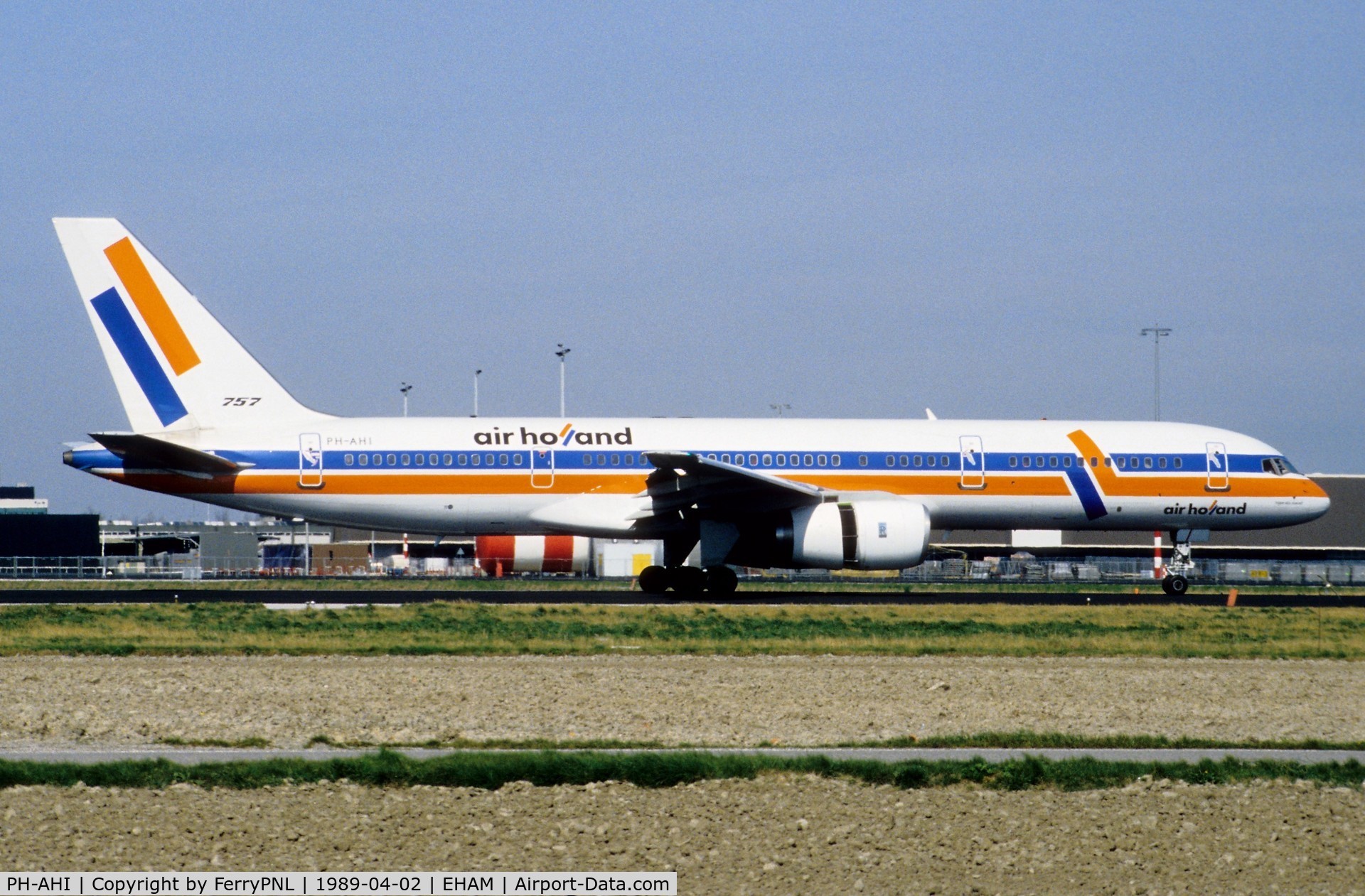 PH-AHI, 1988 Boeing 757-27B C/N 24137, Air Holland B752 landing