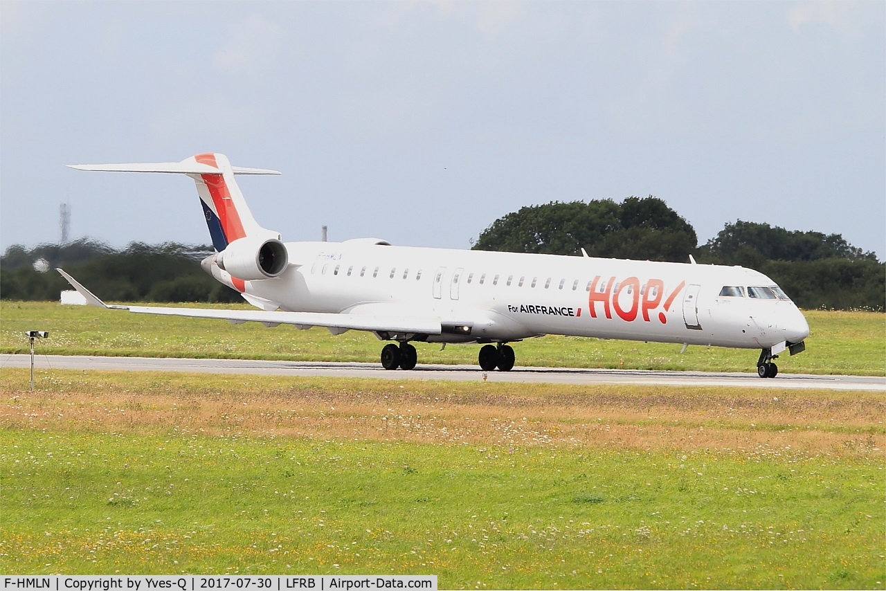 F-HMLN, 2012 Bombardier CRJ-1000EL NG (CL-600-2E25) C/N 19024, Bombardier CRJ-1000EL NG, Taxiing rwy 25L, Brest-Bretagne Airport (LFRB-BES)