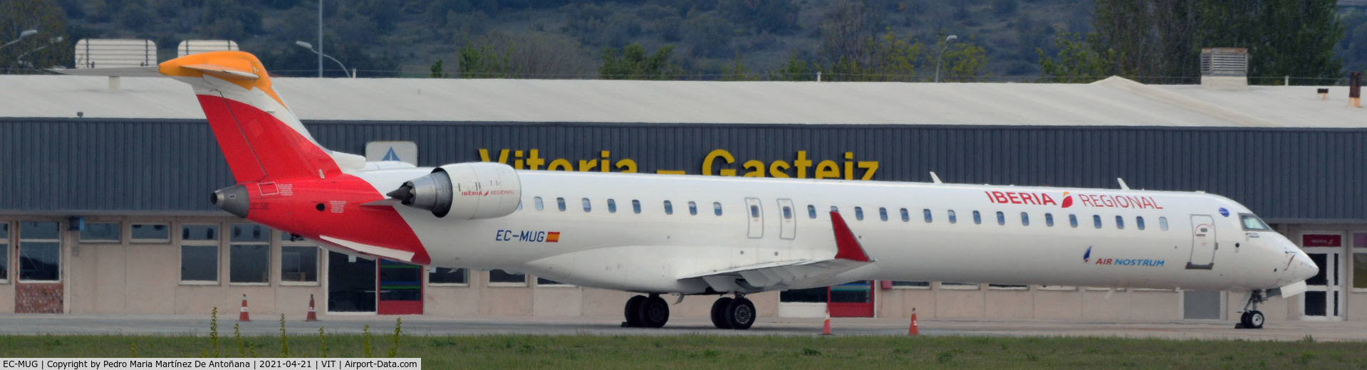 EC-MUG, 2018 Bombardier CRJ-1000 (CL-600-2E25) C/N 19061, Aeropuerto de Foronda - Vitoria-Gasteiz - Euskadi - España