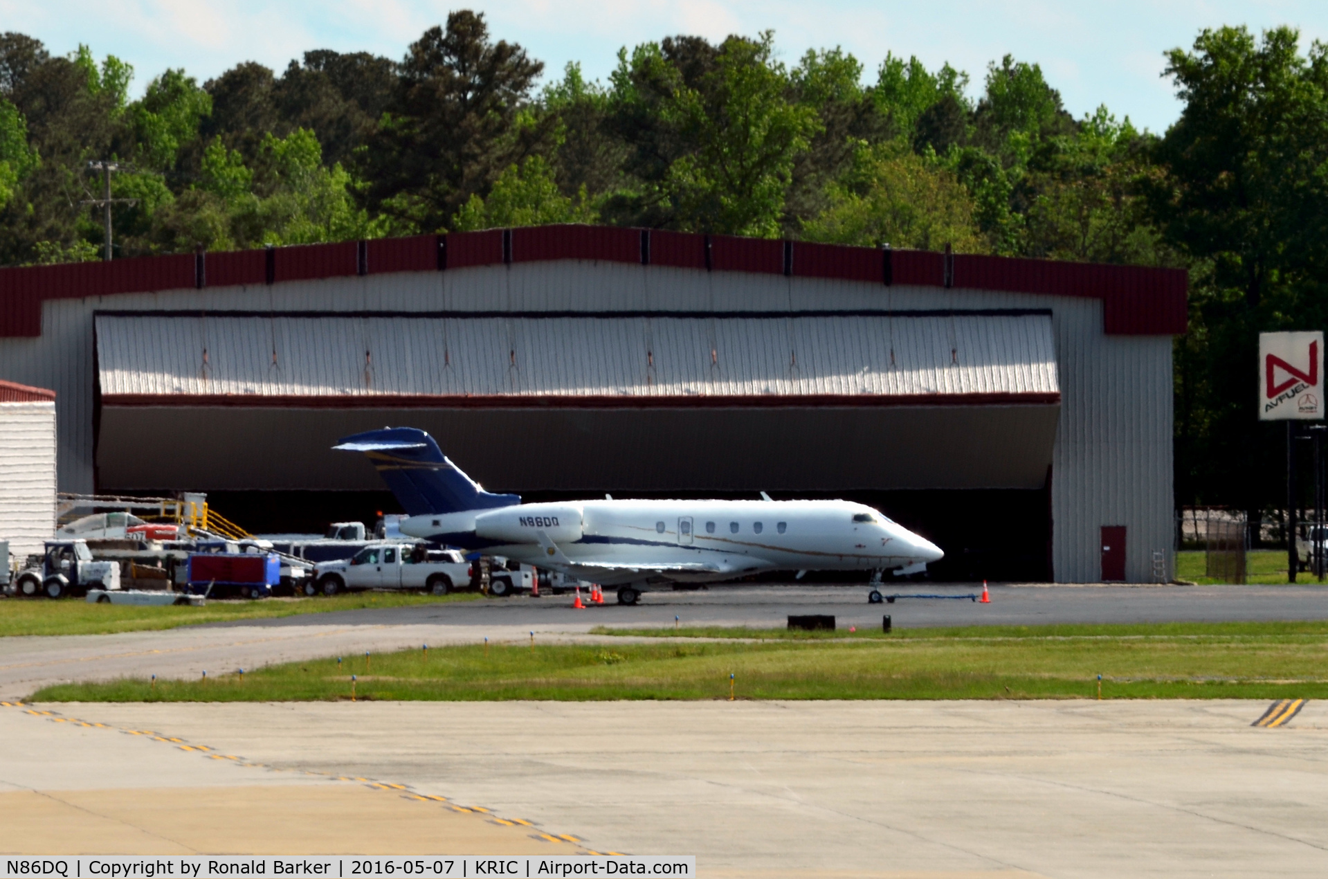N86DQ, 2007 Bombardier Challenger 300 (BD-100-1A10) C/N 20192, Parked Richmond, VA