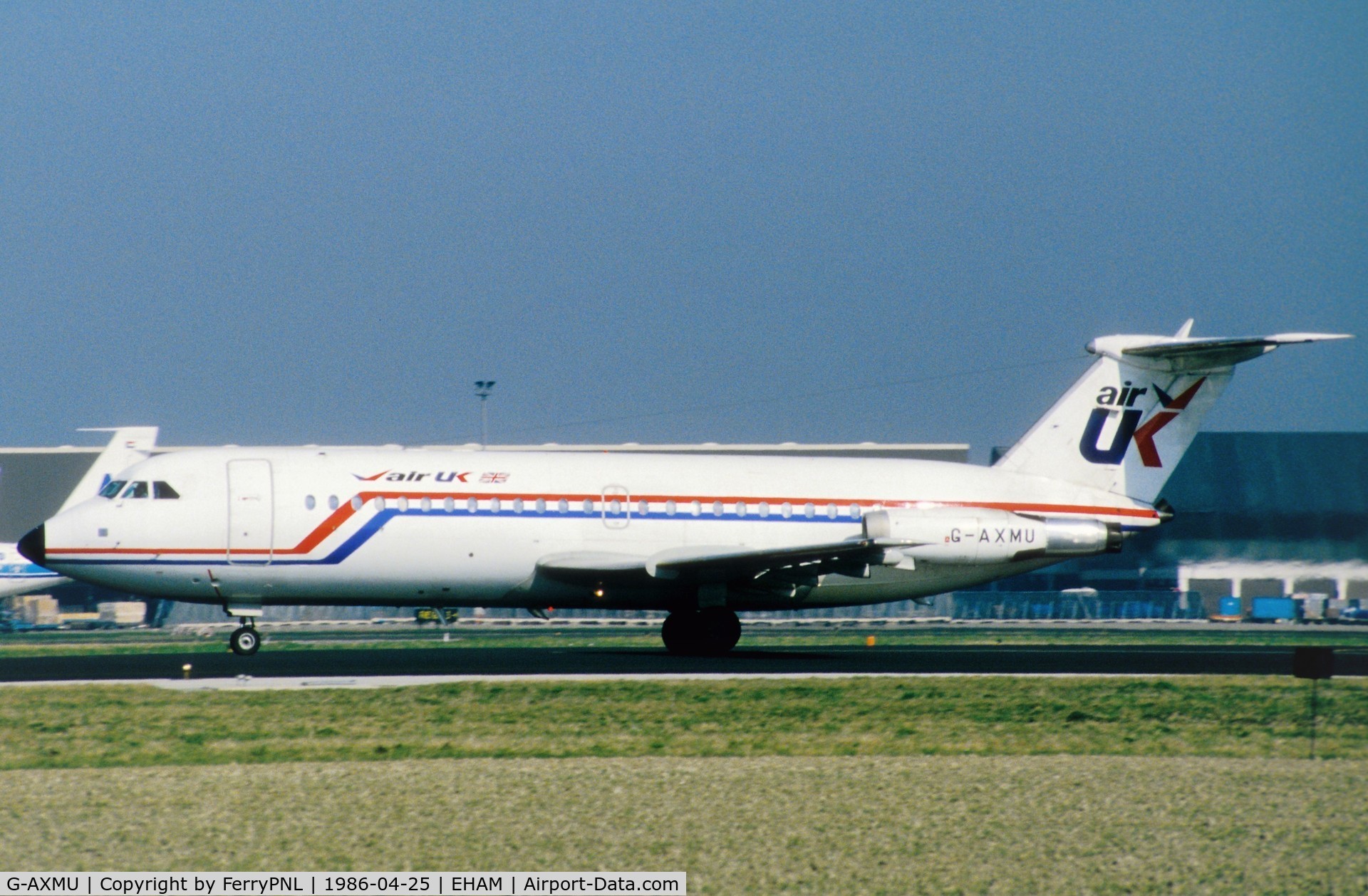 G-AXMU, 1968 BAC 111-432FD One Eleven C/N BAC.157, Air UK BAC 1-11 thundering past