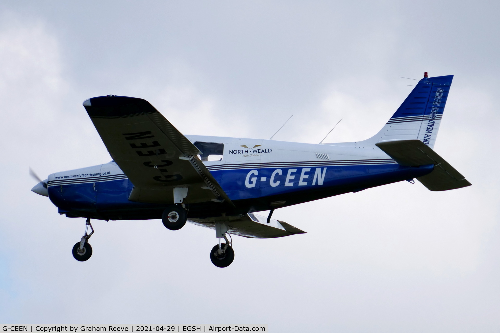 G-CEEN, 1990 Piper PA-28-161 Cadet C/N 2841293, Landing at Norwich.
