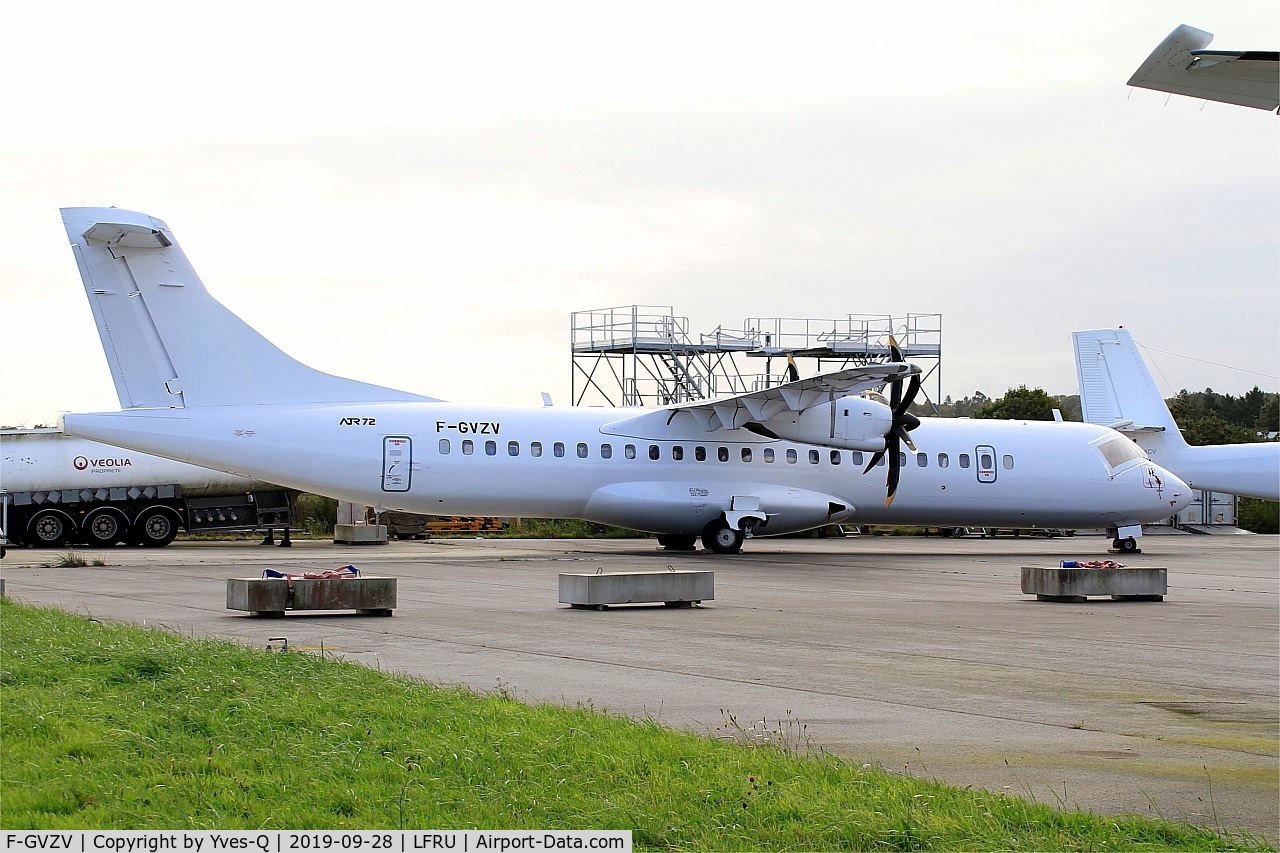 F-GVZV, 2002 ATR 72-212A C/N 686, ATR 72-212A, Parked, Morlaix-Ploujean airport (LFRU-MXN)