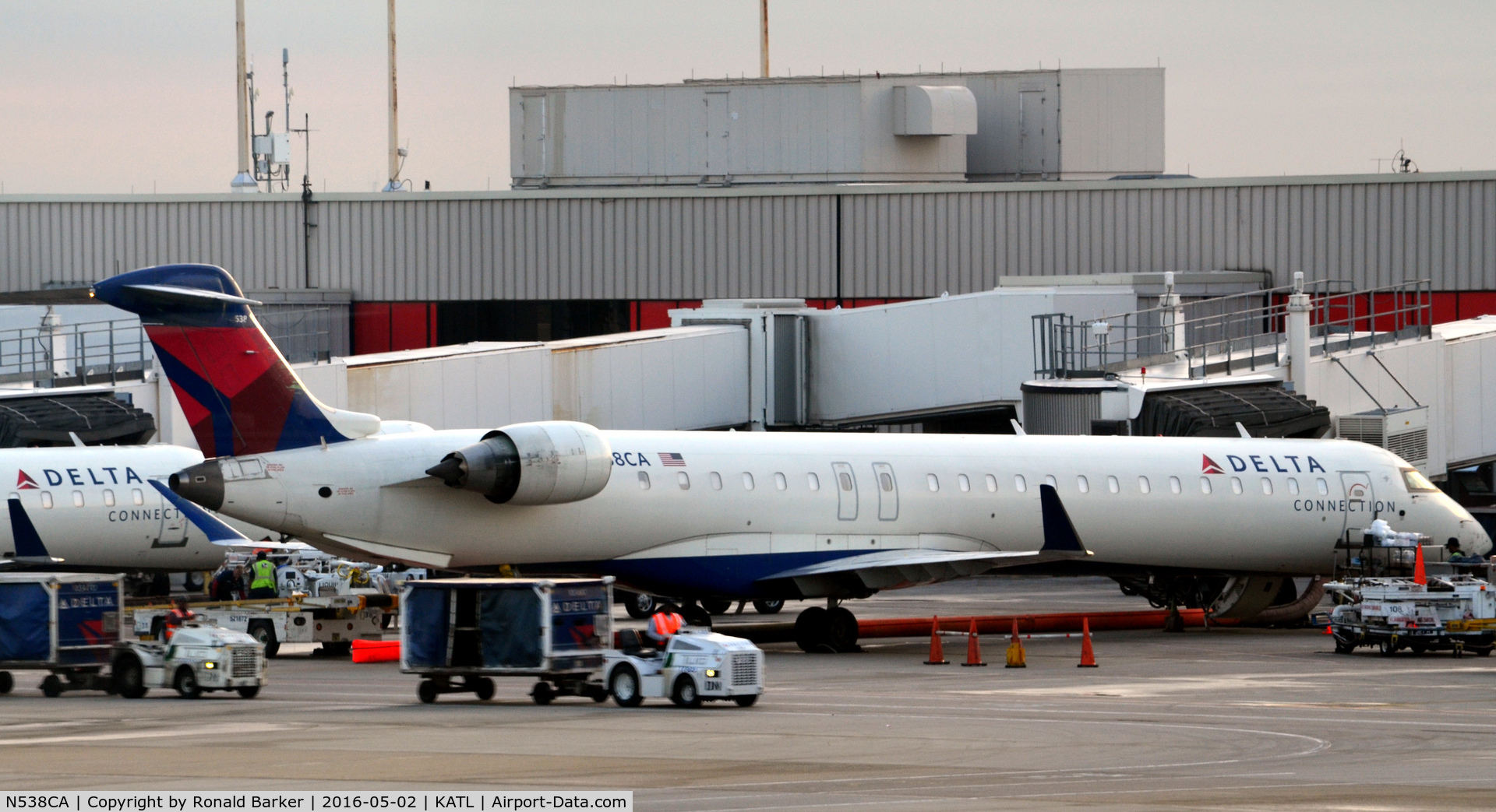 N538CA, 2008 Bombardier CRJ-900ER (CL-600-2D24) C/N 15157, At the gate Atlanta