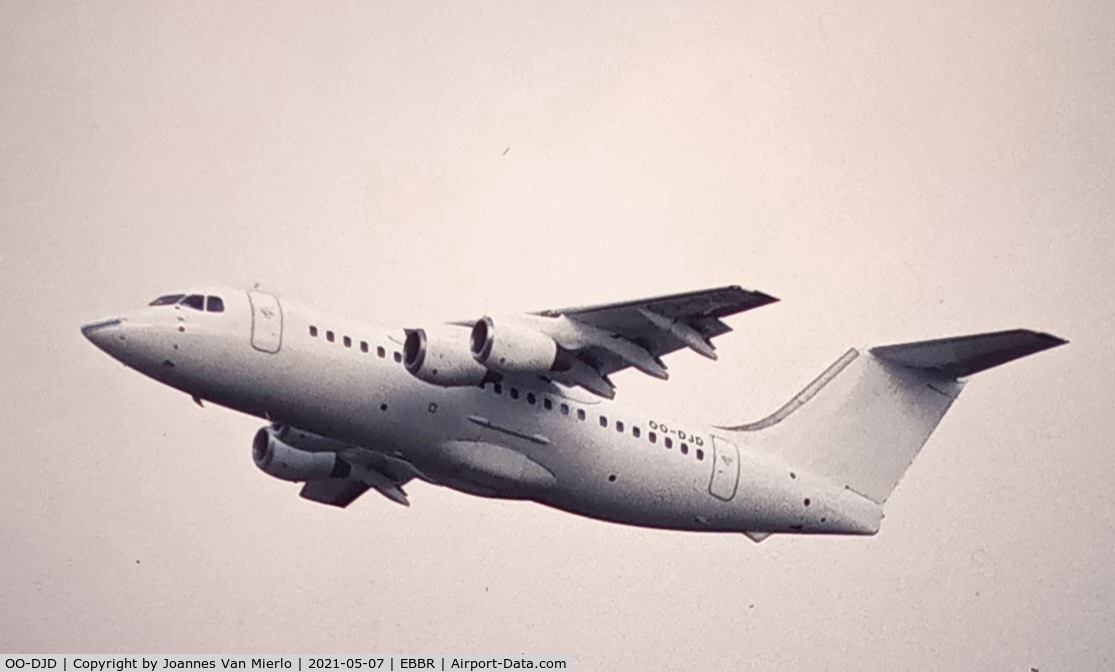OO-DJD, 1987 British Aerospace BAe.146-200 C/N E2077, Airborne from BRU 25R scan from slide mid´90s
