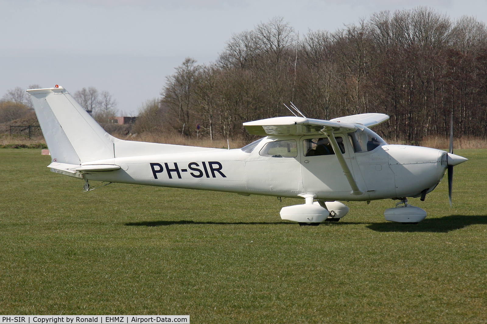 PH-SIR, Reims F172M Skyhawk C/N 1263, at ehmz