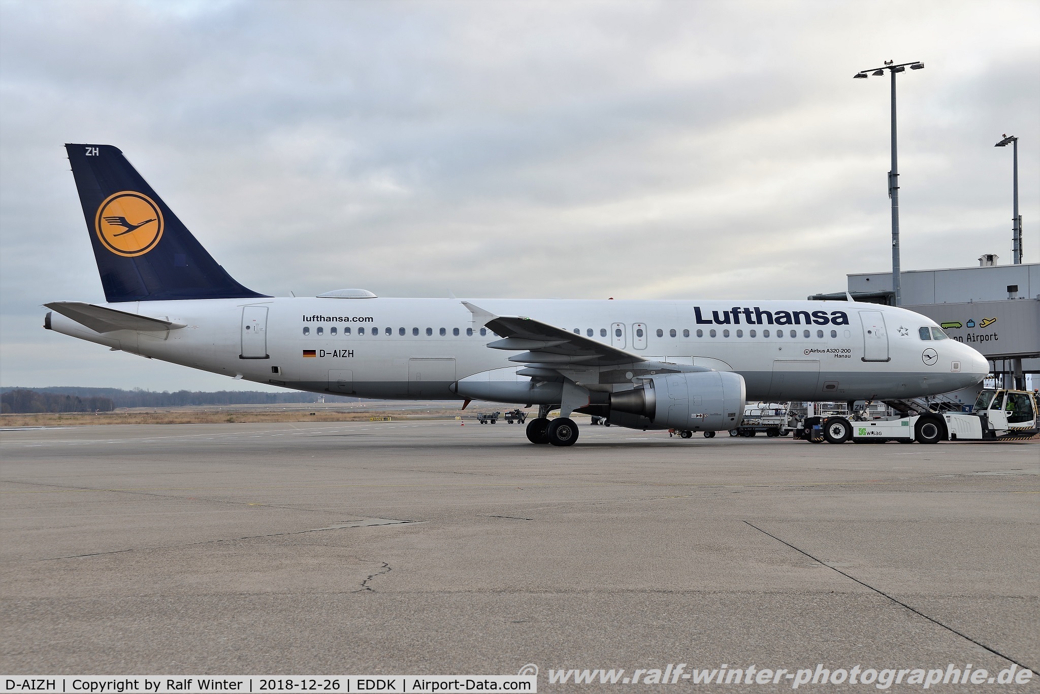 D-AIZH, 2010 Airbus A320-214 C/N 4363, Airbus A320-214 - LH DLH Lufthansa 'Hanau' - 4363 - D-AIZH - 26.12.2018 - CGN