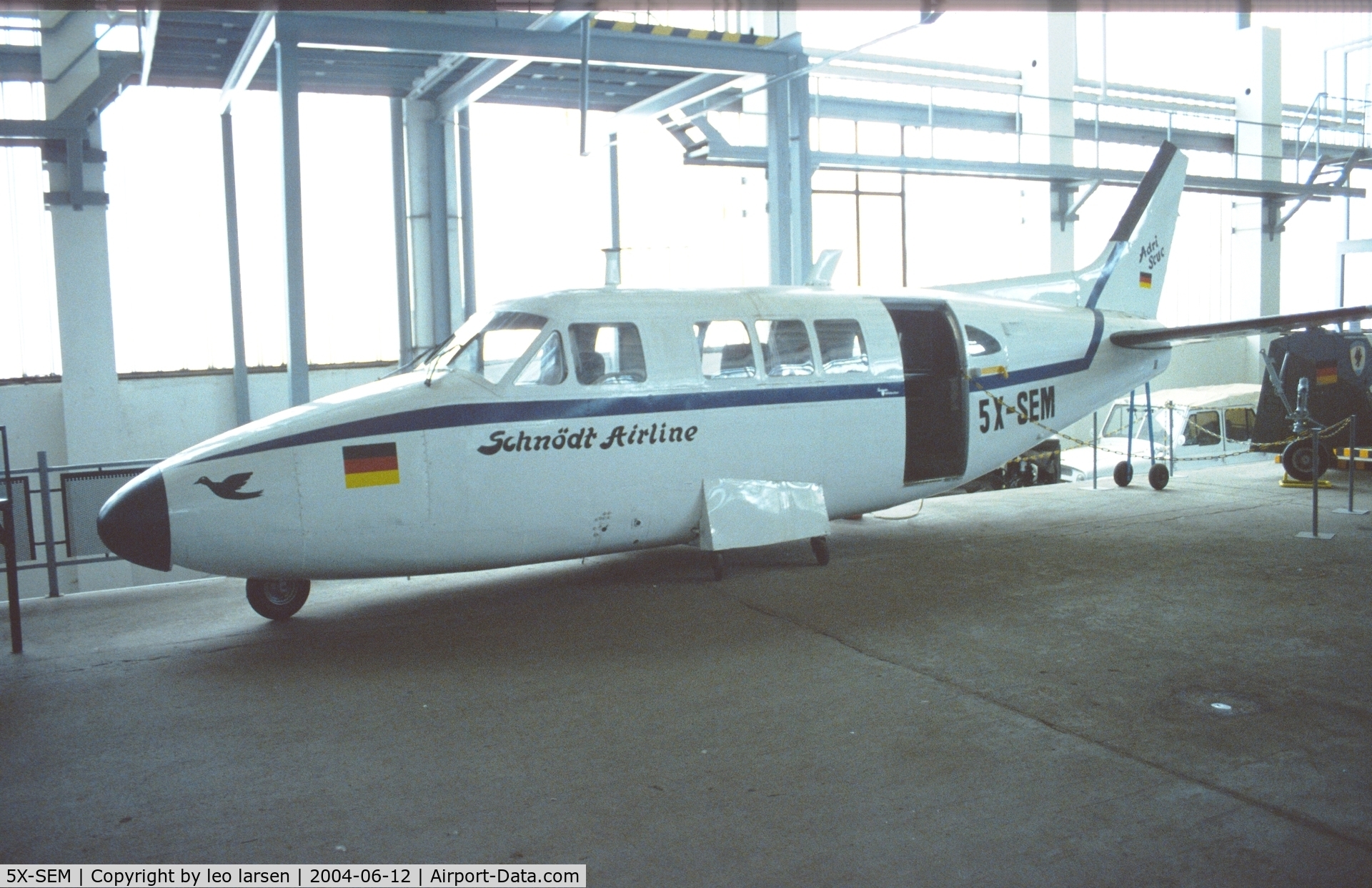 5X-SEM, 1963 Beech Queen Air 80 C/N LD-102, Wernigerode Museum 13.6.2004