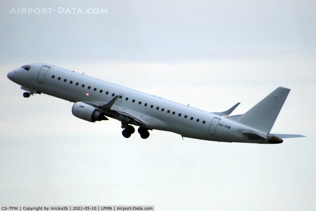 CS-TPW, 2012 Embraer 190LR (ERJ-190-100LR) C/N 19000550, Take off