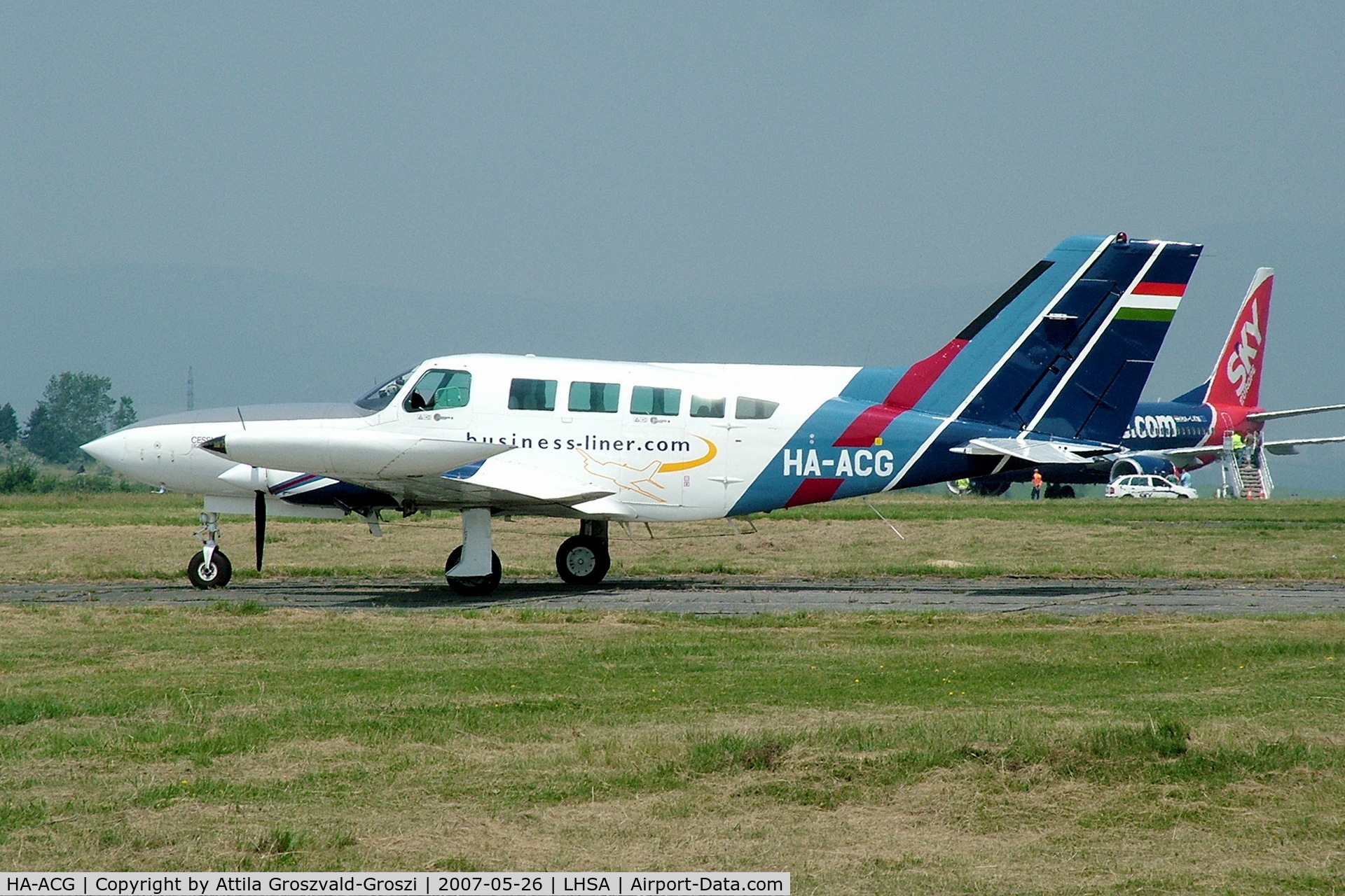 HA-ACG, 1992 Cessna 402B Businessliner III C/N 402B-1222, LHSA - Szentkirályszabadja Airport, Hungary