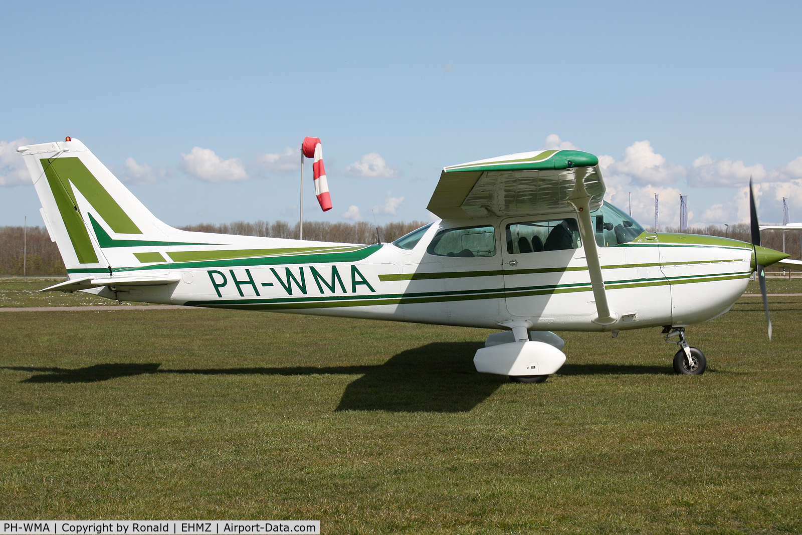 PH-WMA, Reims F172P Skyhawk II C/N 2064, at ehmz