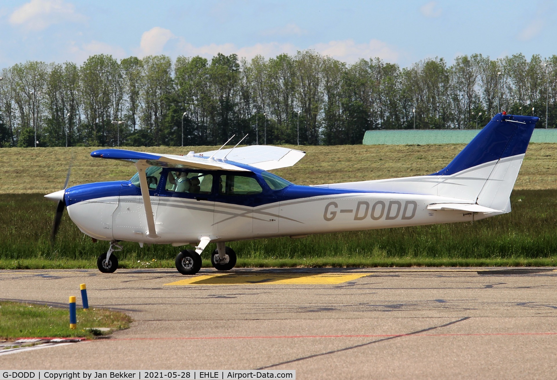 G-DODD, 1982 Reims F172P Skyhawk C/N 2175, Lelystad Airport