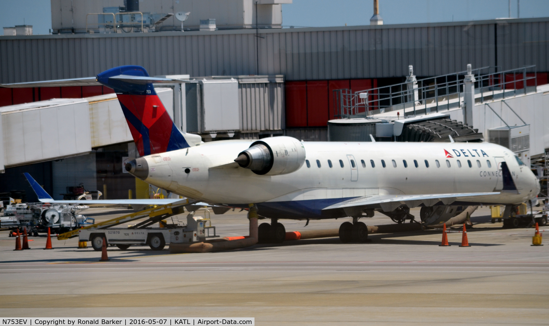 N753EV, 2004 Bombardier CRJ-701 (CL-600-2C10) Regional Jet C/N 10169, At the gate Atlanta