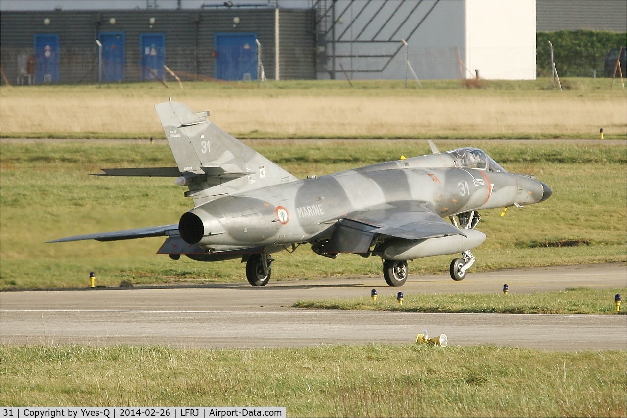 31, Dassault Super Etendard C/N 31, Dassault Super Etendard M (SEM), Taxiing rwy 26, Landivisiau Naval Air Base (LFRJ)