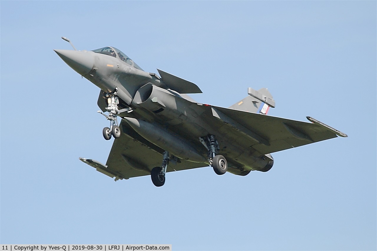 11, Dassault Rafale M C/N 11, Dassault Rafale M, Short approach rwy 26, Landivisiau Naval Air Base (LFRJ)