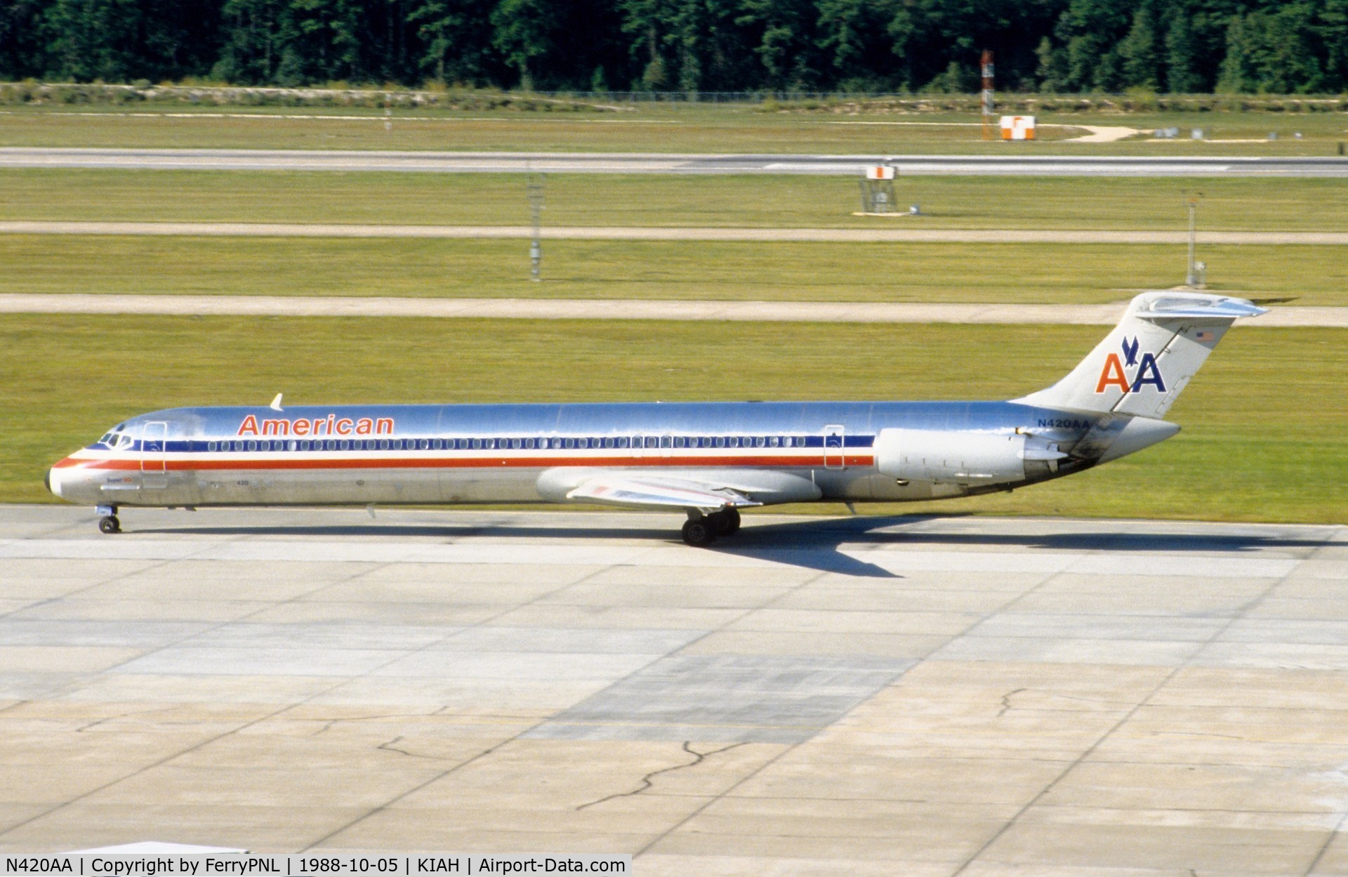 N420AA, 1986 McDonnell Douglas MD-82 (DC-9-82) C/N 49332, American MD82