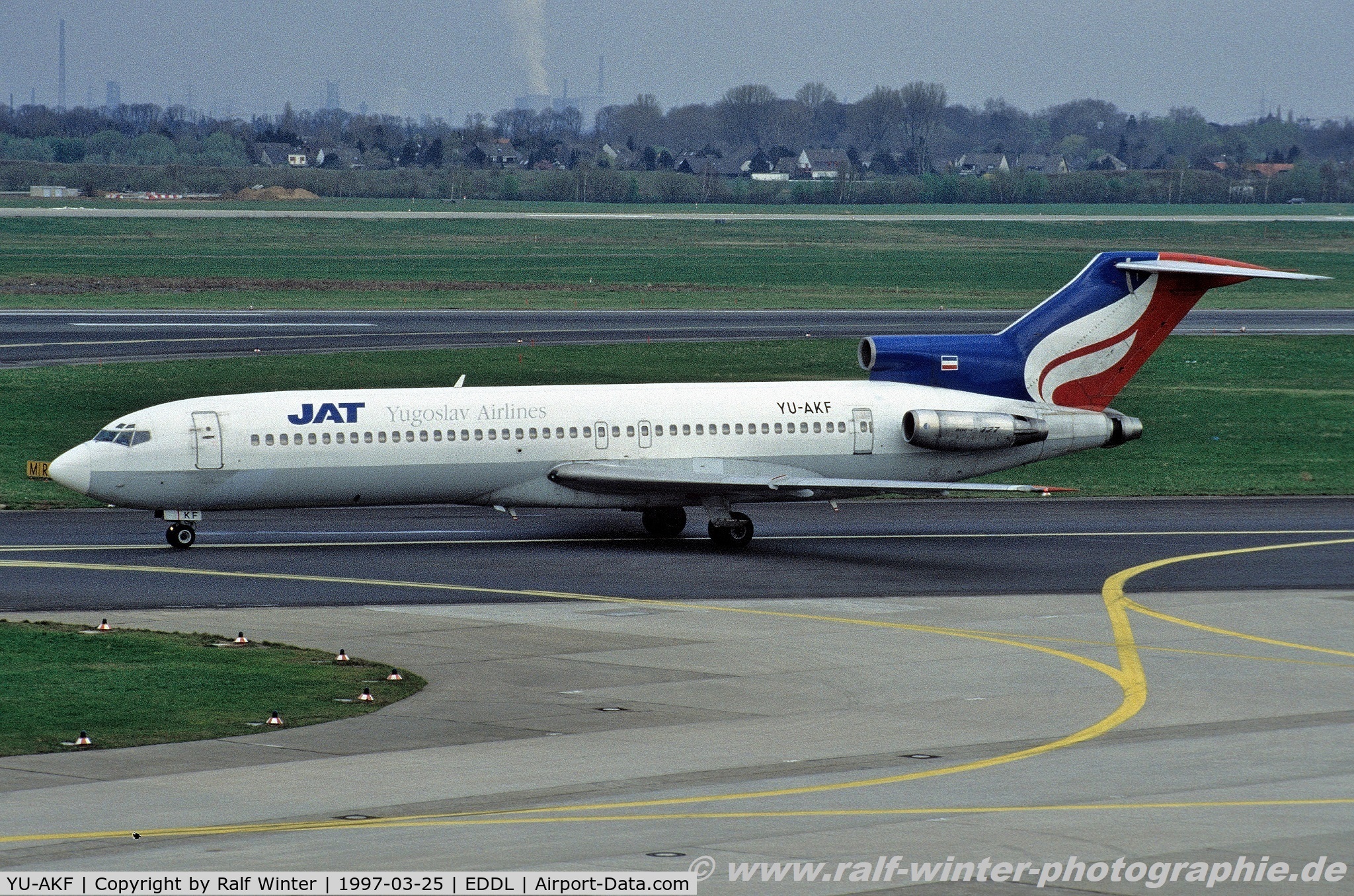 YU-AKF, 1974 Boeing 727-2H9 C/N 21038, Boeing 727-2H9 - JU JAT JAT Yugoslav Airlines - 21038 - YU-AKF - 25.03.1997 - DUS
