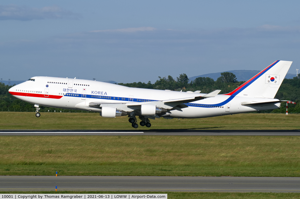 10001, 2001 Boeing 747-4B5 C/N 26412, South Korea - Government Boeing 747-4B5