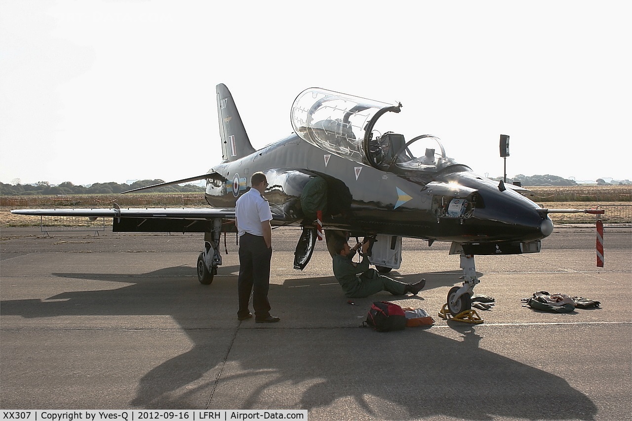 XX307, 1980 Hawker Siddeley Hawk T.1A C/N 141/312132, British Aerospace Hawk T.1-1A, Static display, Lann Bihoué Naval Air Base (LFRH - LRT) open day 2012