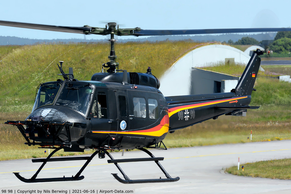 98 98, Bell (Dornier UH-1D Iroquois (205) C/N 8358, 98+98