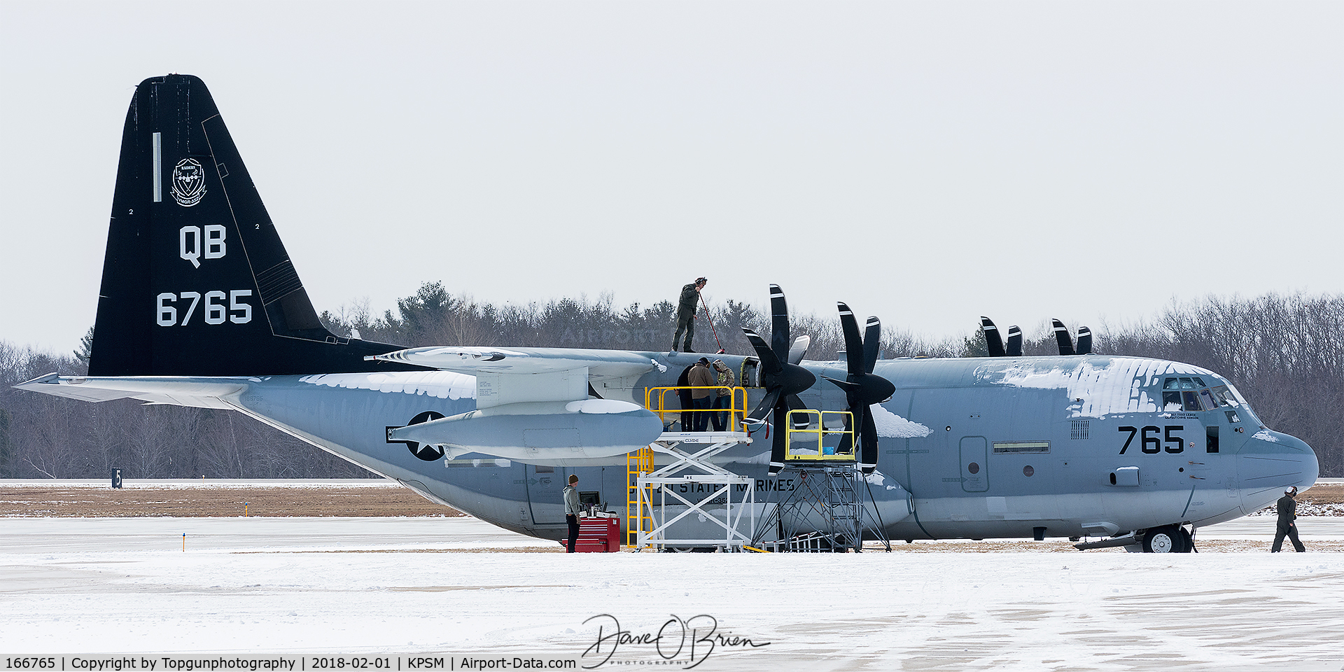 166765, 2005 Lockheed Martin KC-130J Hercules C/N 382-5565, VMGR-352  	MCAS Miramar
little out of it's element in the NH snow.