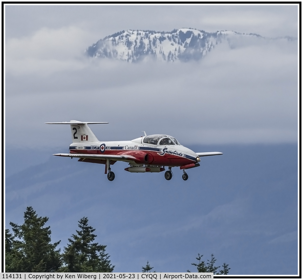 114131, Canadair CT-114 Tutor C/N 1131, Post training session arrival on CFB Comox Rwy 30 -Snowbird 2